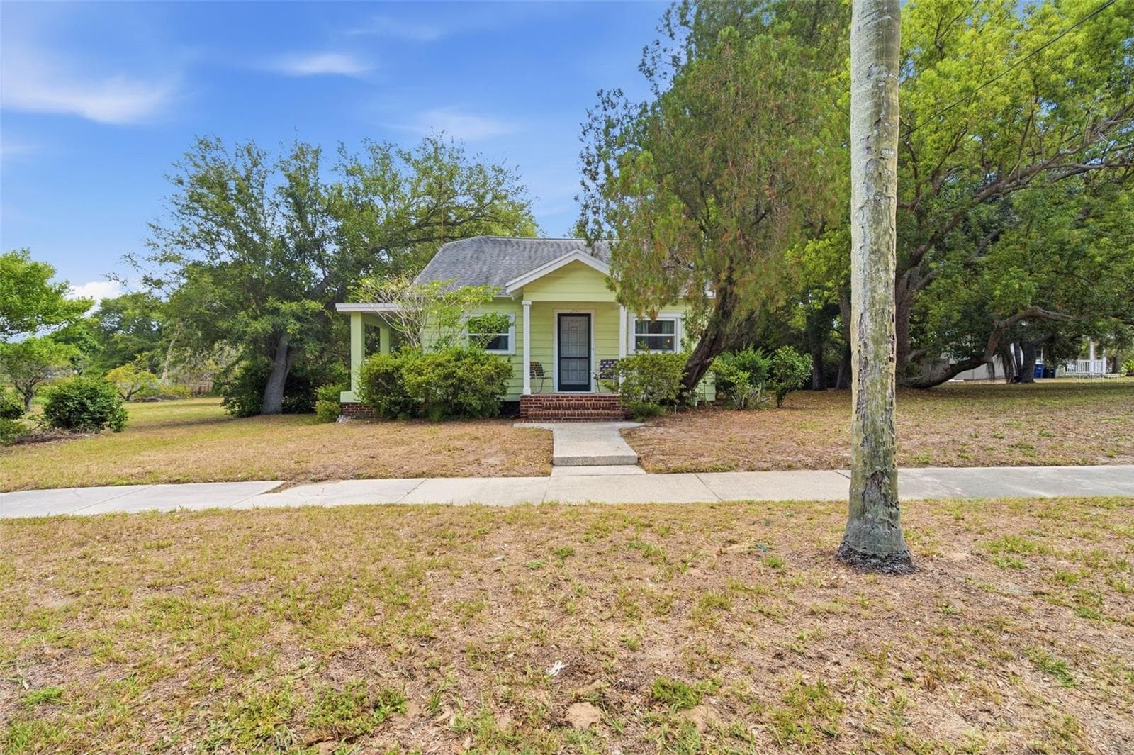 Single Family Residence at 1747 APACHE TRL, CLEARWATER, photo 7 of 64