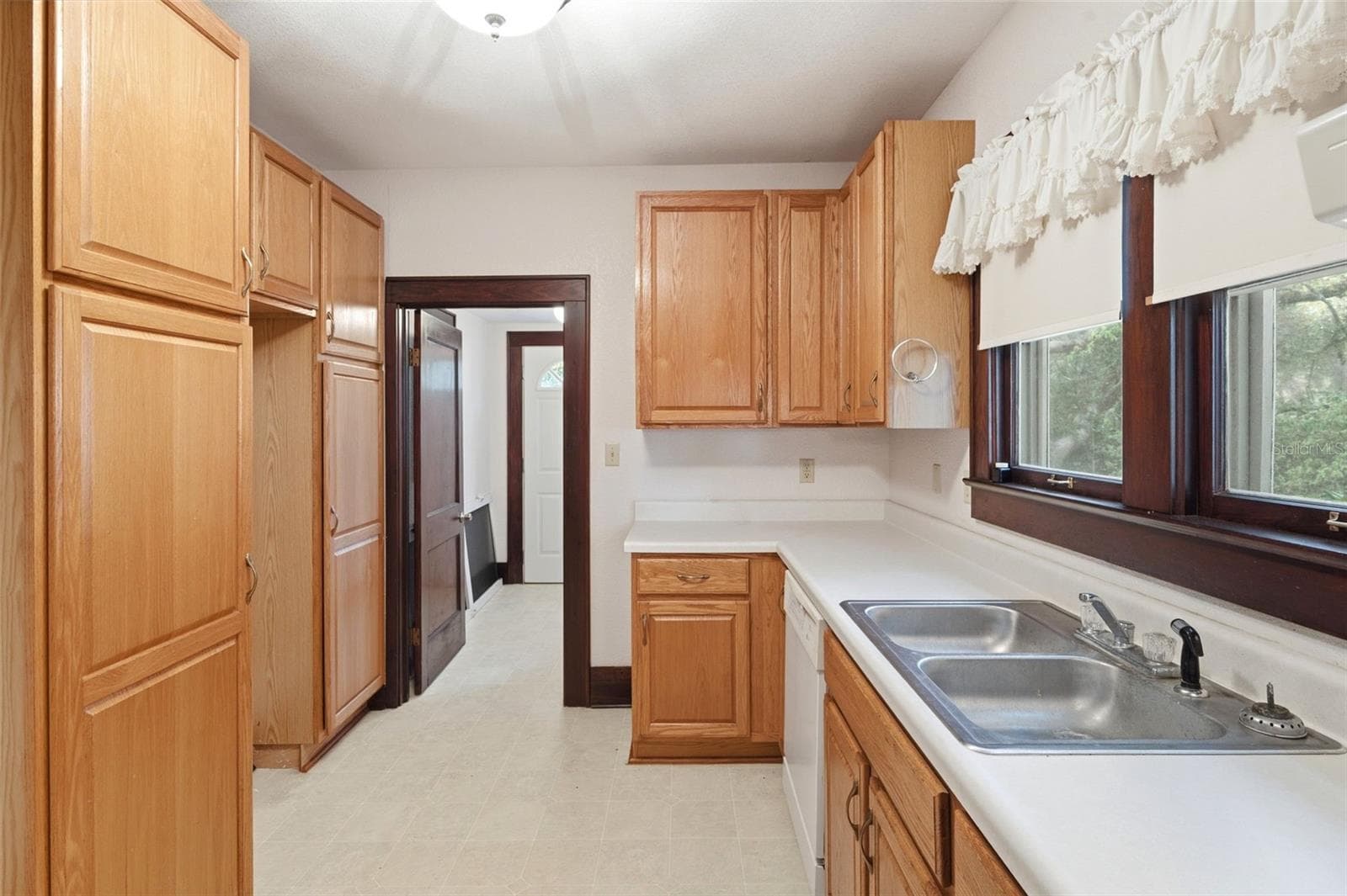 Single Family Residence at 1747 APACHE TRL, CLEARWATER, photo 38 of 64