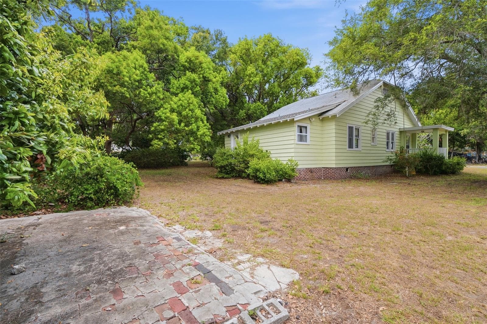 Single Family Residence at 1747 APACHE TRL, CLEARWATER, photo 47 of 64