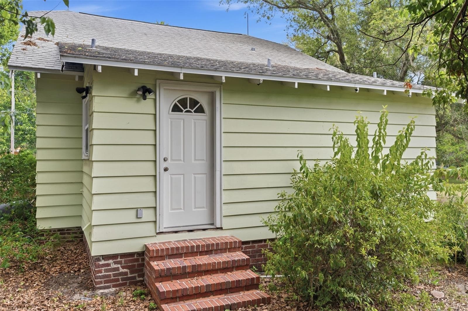 Single Family Residence at 1747 APACHE TRL, CLEARWATER, photo 50 of 64