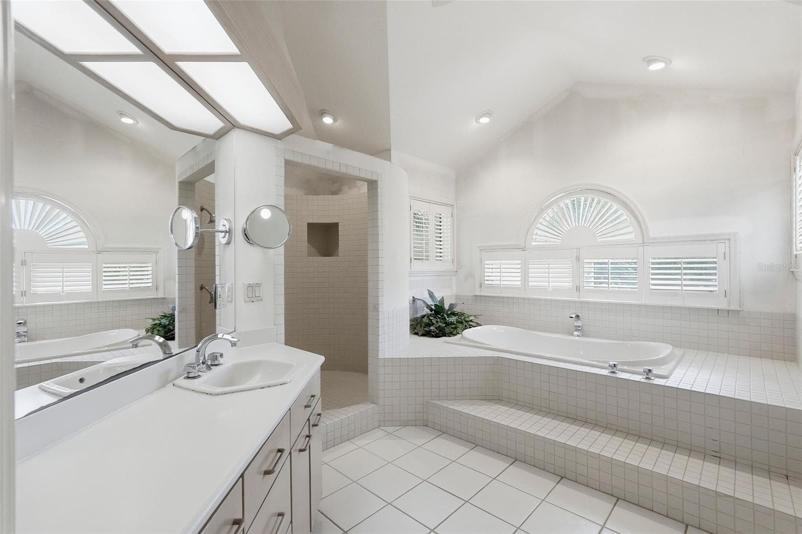Single Family Residence at 2869 SEABREEZE DR S, GULFPORT, photo 26 of 57