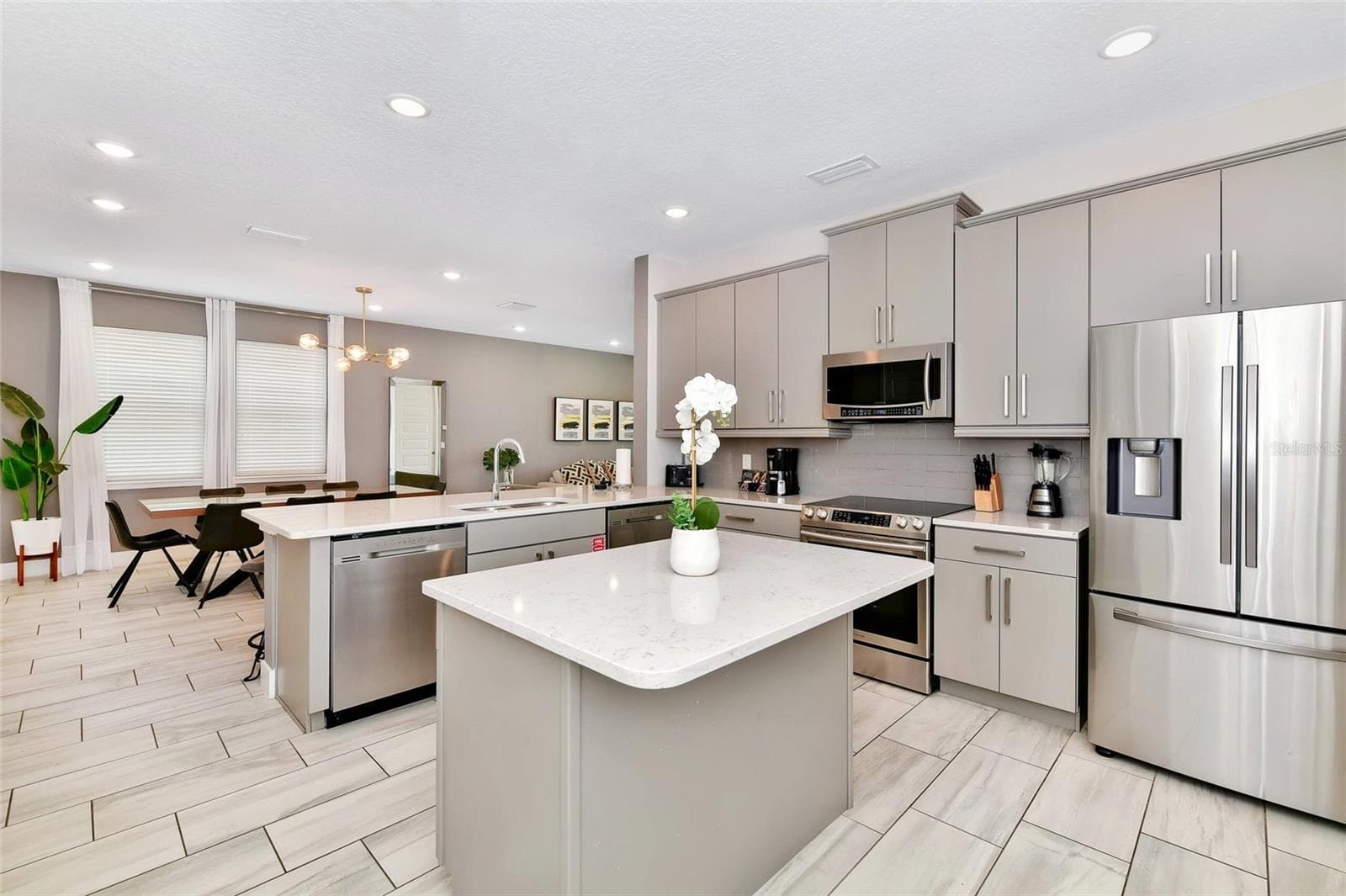Single Family Residence at 393 SOUTHFIELD ST, KISSIMMEE, photo 9 of 29