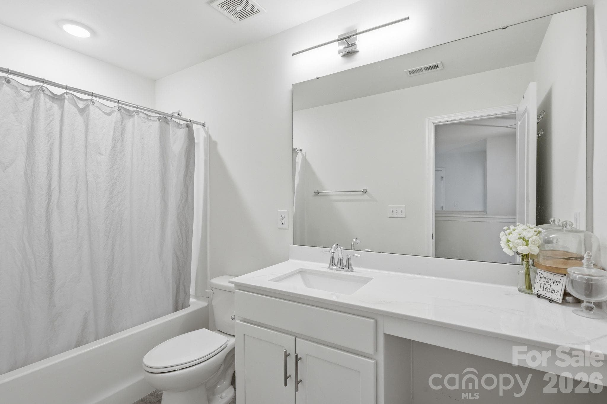 Upstairs bathroom - 4870 Summerside Drive, Lake Wylie