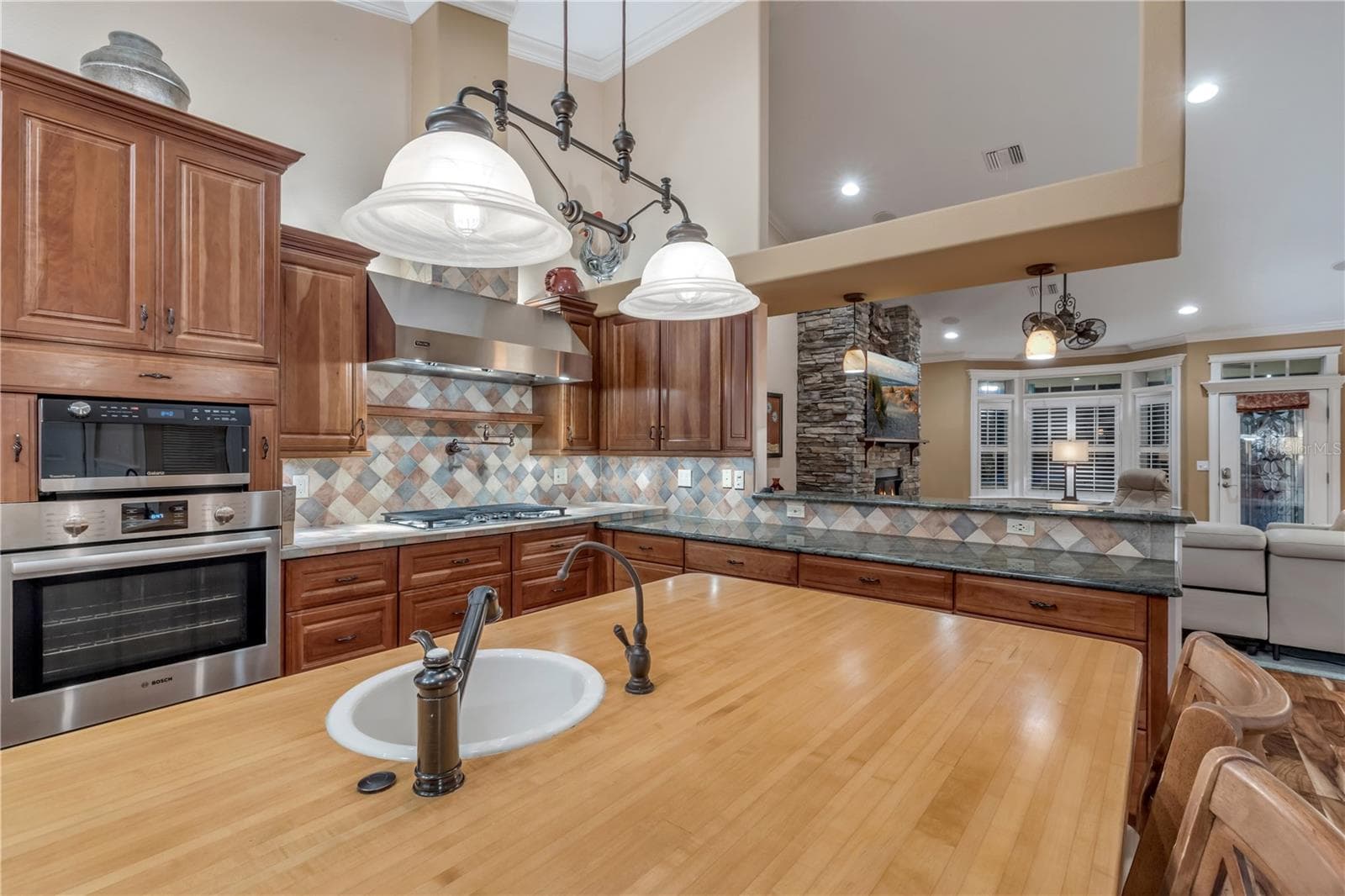 Center Isle Kitchen - 521 S PENINSULA AVE, NEW SMYRNA BEACH
