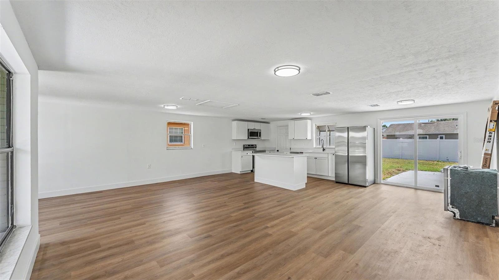 Single Family Residence at 1726 CORDOVA CIR W, LAKELAND, photo 5 of 35
