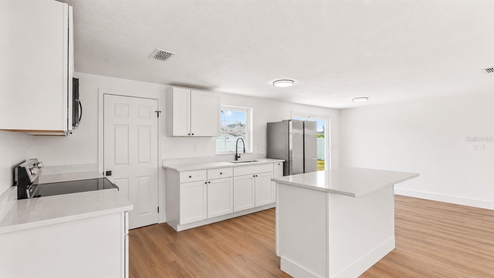 Single Family Residence at 1726 CORDOVA CIR W, LAKELAND, photo 11 of 35
