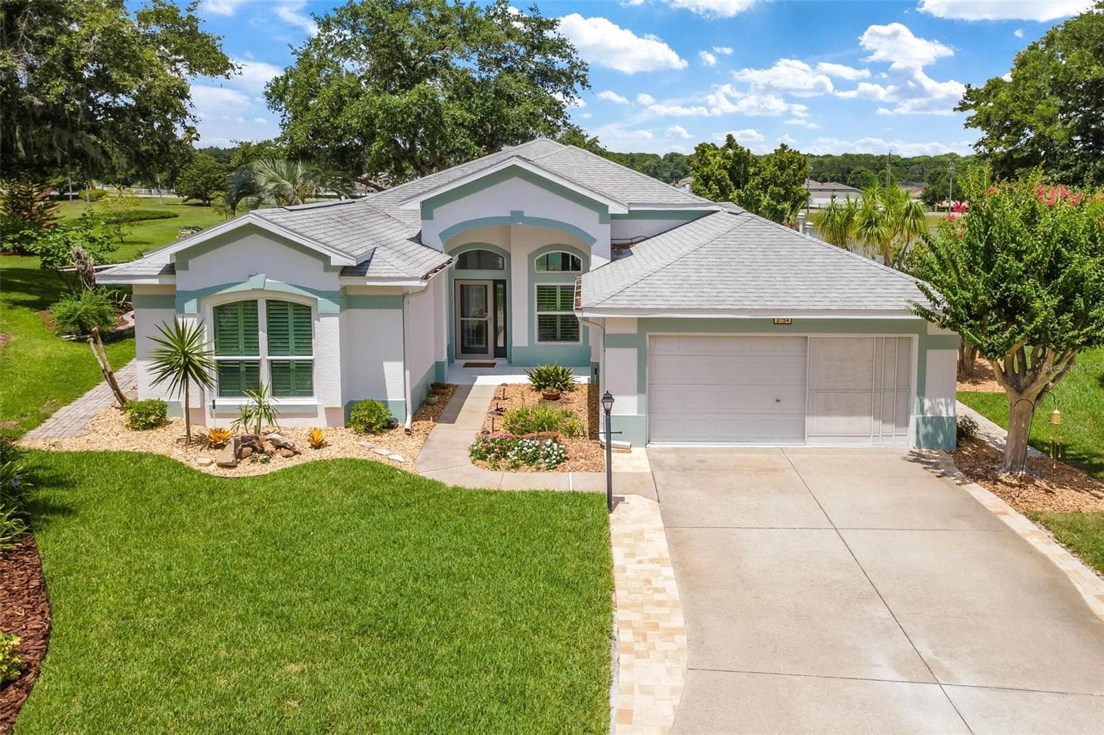 Great curb appeal! - 3354 SAINT LUCIA CT, TAVARES