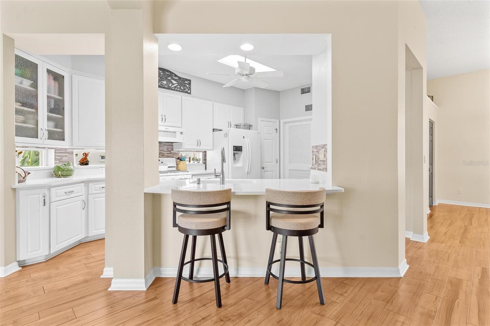 Breakfast Bar and Kitchen - 3354 SAINT LUCIA CT, TAVARES