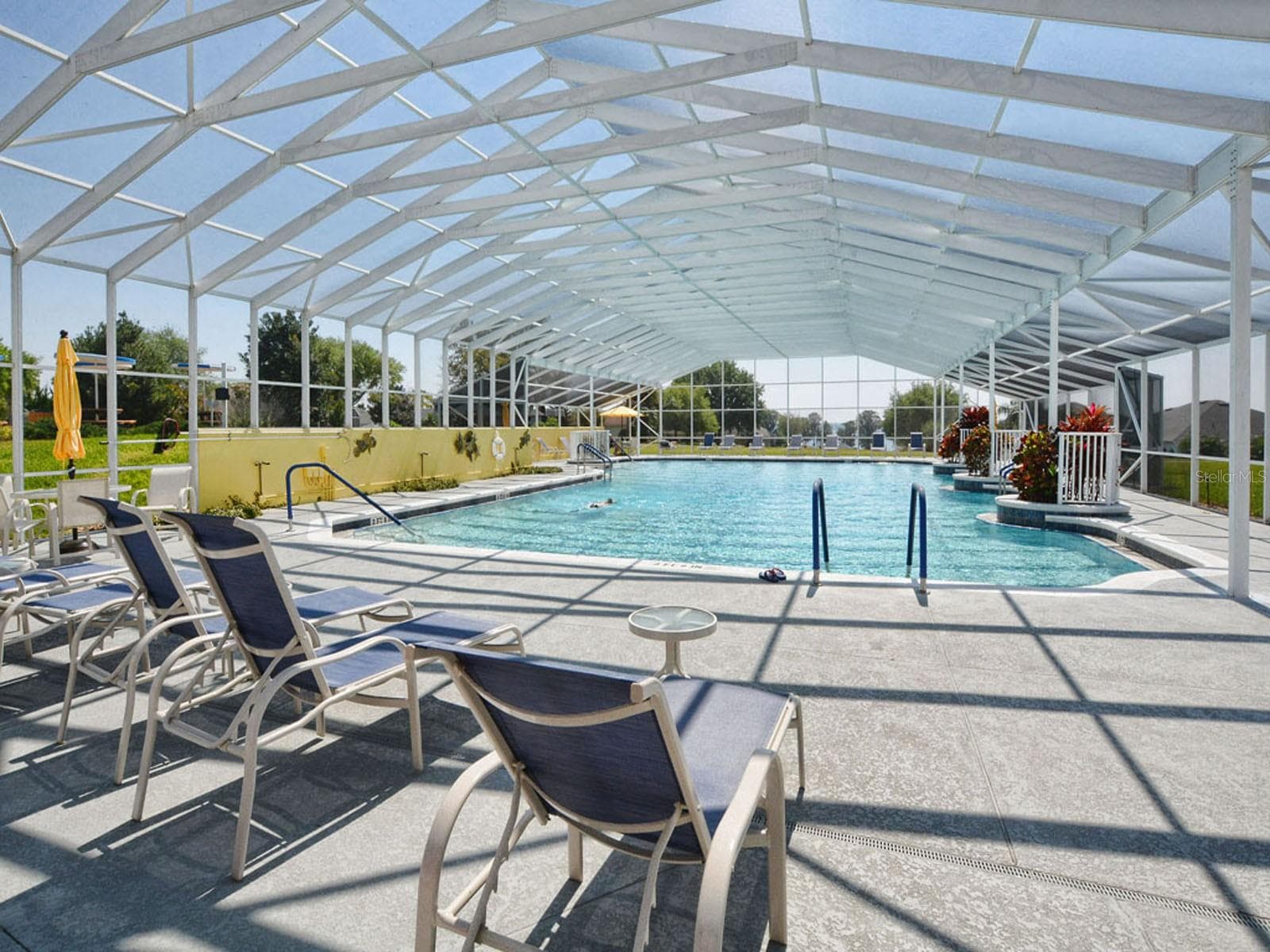 Resort style Jr Olympic sized Pool - 3354 SAINT LUCIA CT, TAVARES