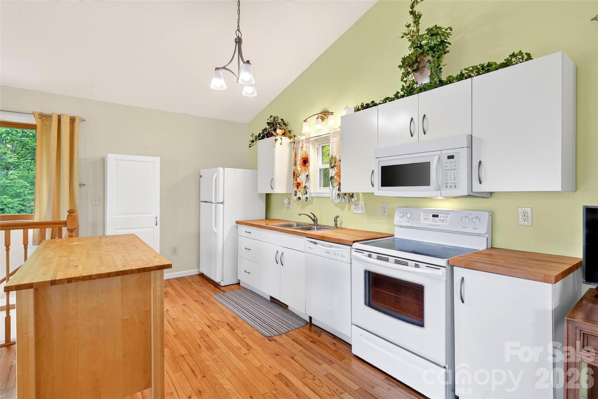 Single Family Residence at 40 E Valley View Drive, Marion, photo 12 of 29