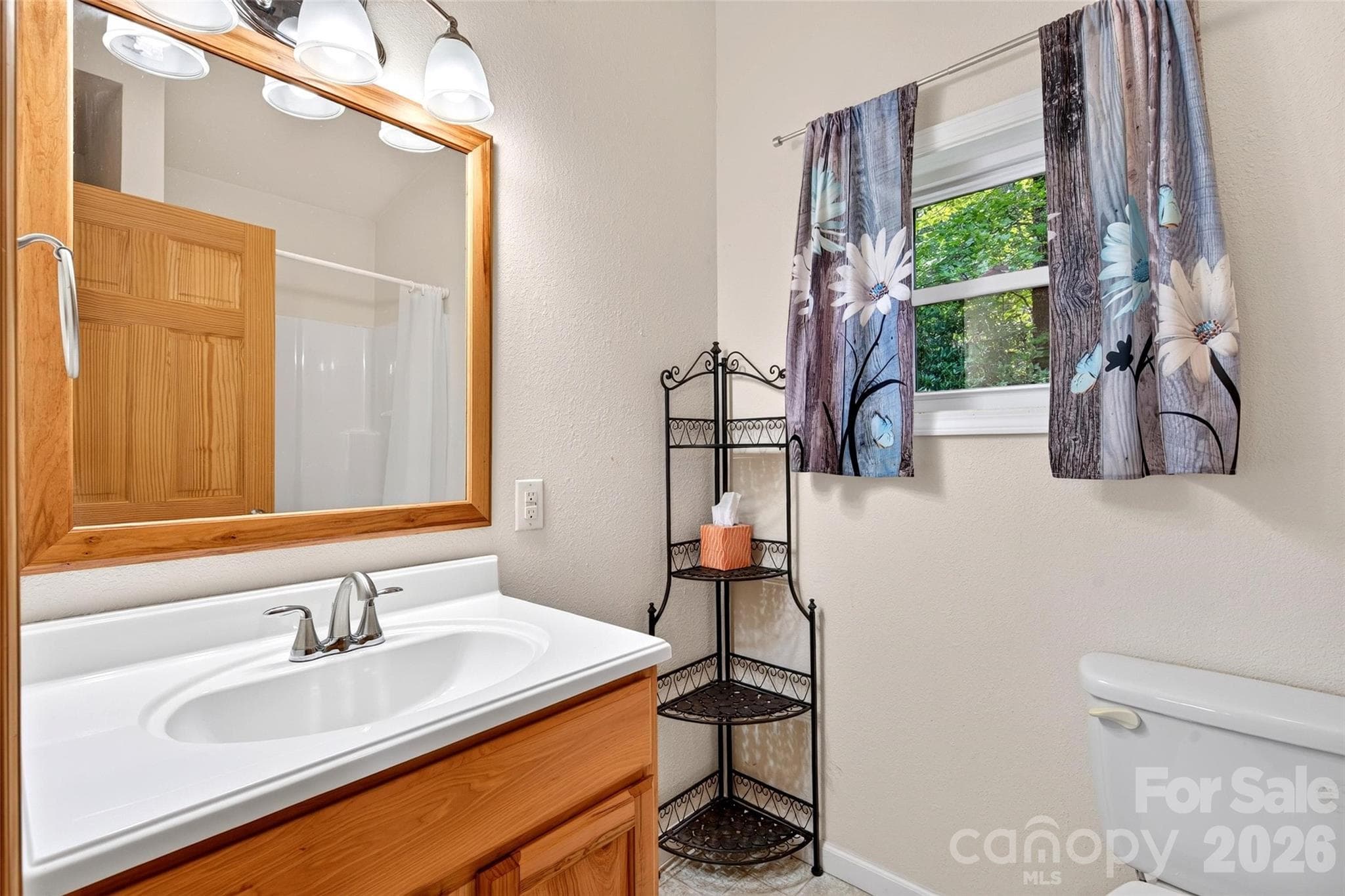 Single Family Residence at 40 E Valley View Drive, Marion, photo 13 of 29
