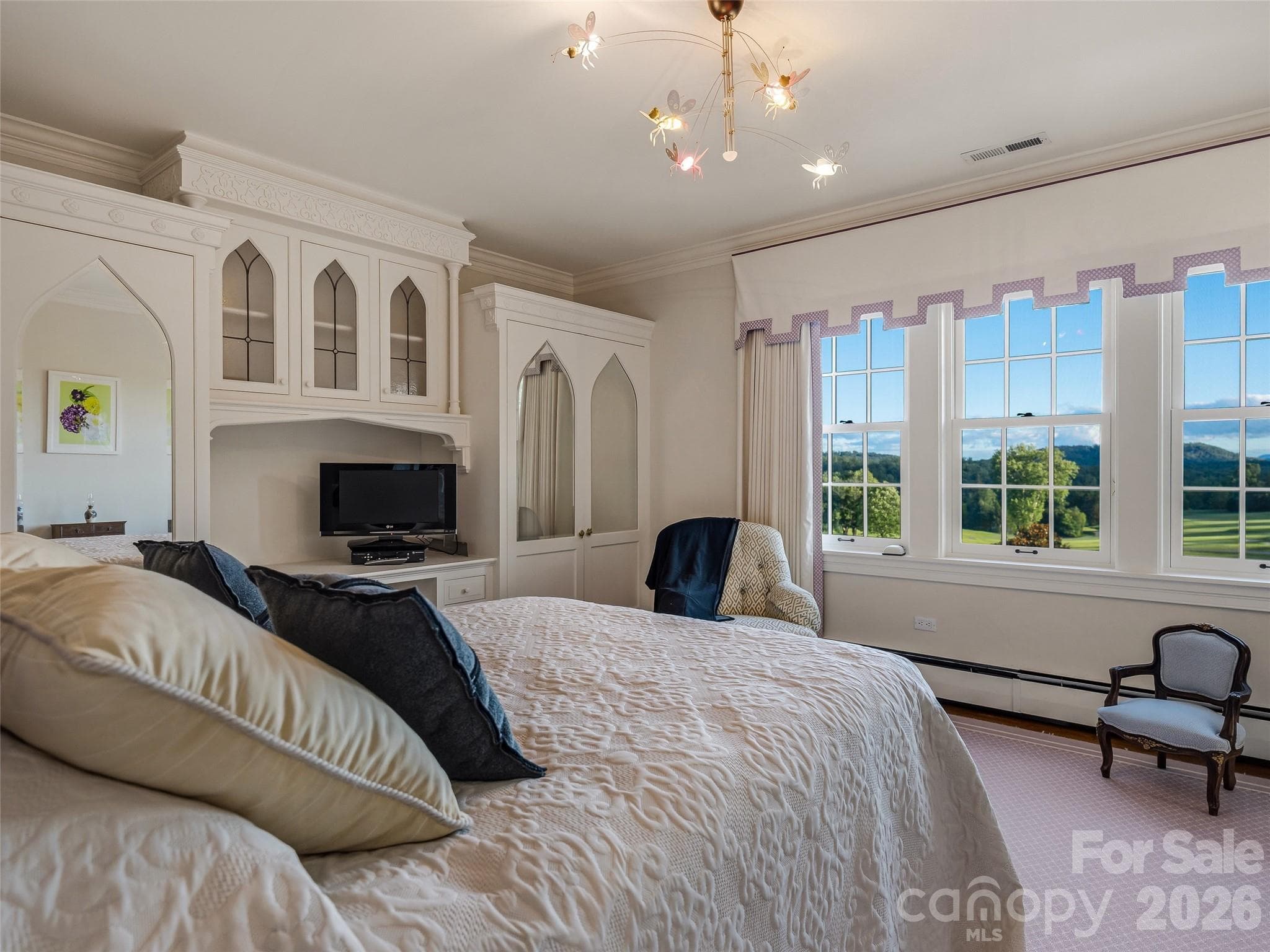 Guest bedroom - Biltmore Forest