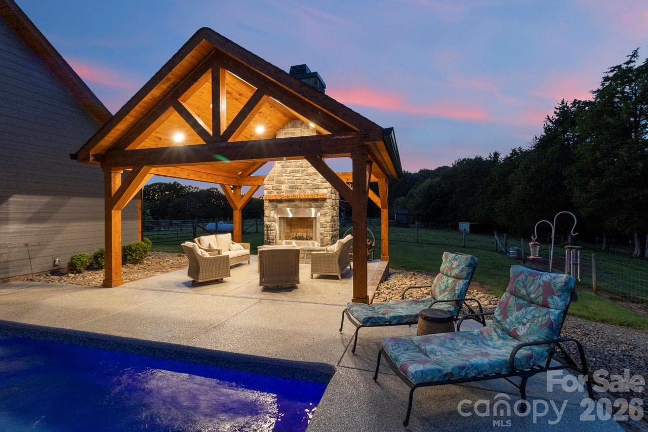 Single Family Residence at Lincolnton, photo 3 of 48