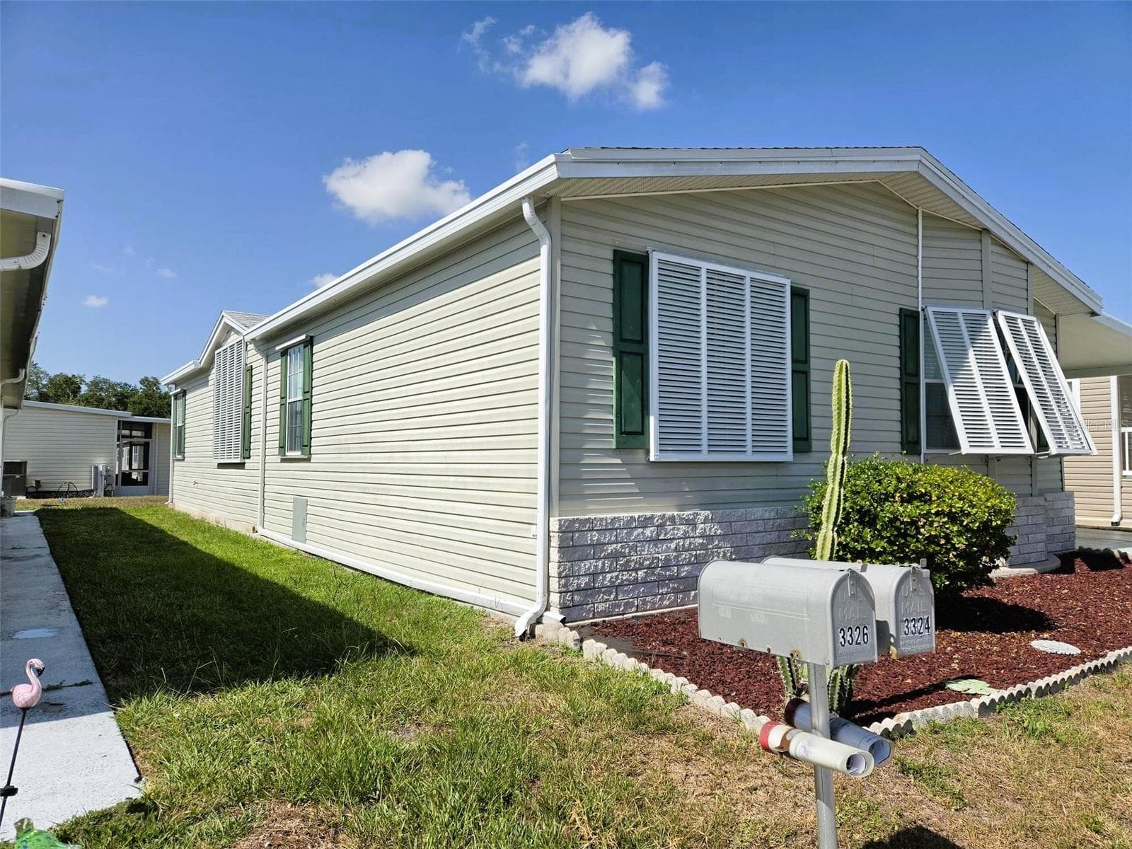 Side View - 3324 OVERCUP OAK TER, SARASOTA