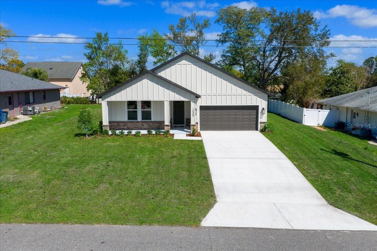 Single Family Residence at 10459 ABBEVILLE ST, SPRING HILL, photo 4 of 50
