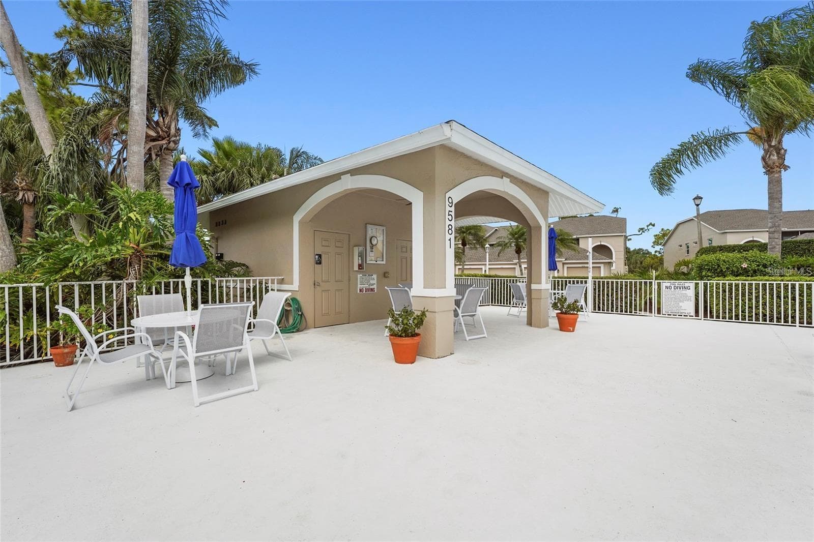 VERANDA GREENS POOL HOUSE - 9550 HIGH GATE DR #1525, SARASOTA