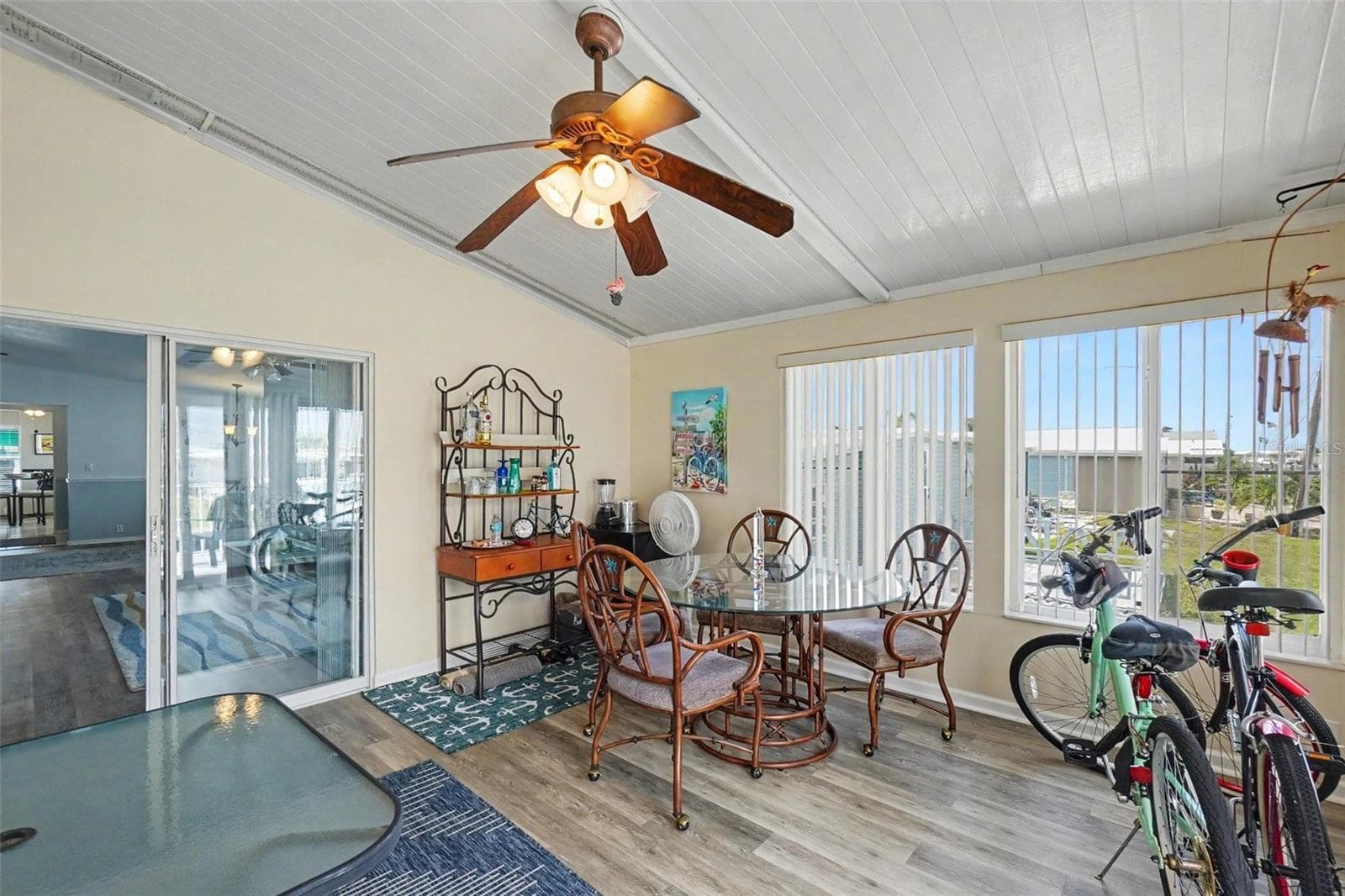 Manufactured Home at 226 BIMINI DR, PALMETTO, photo 6 of 17