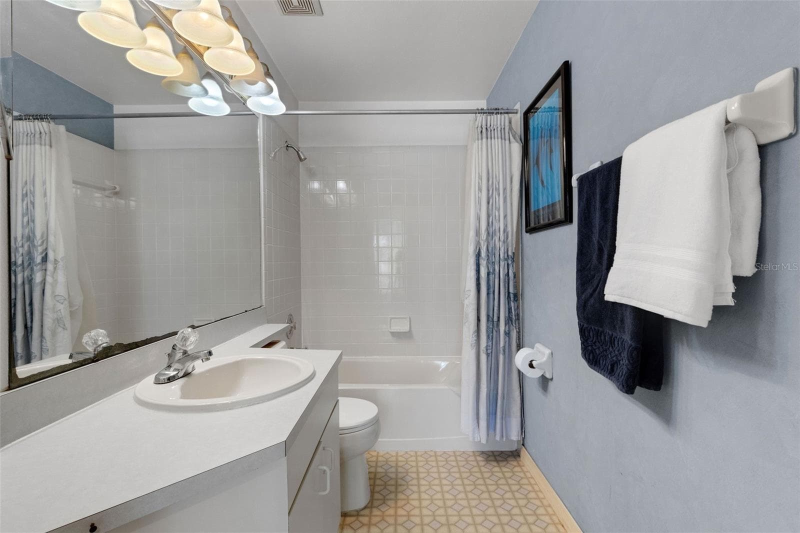 Full Bath - 907 50TH ST E, BRADENTON
