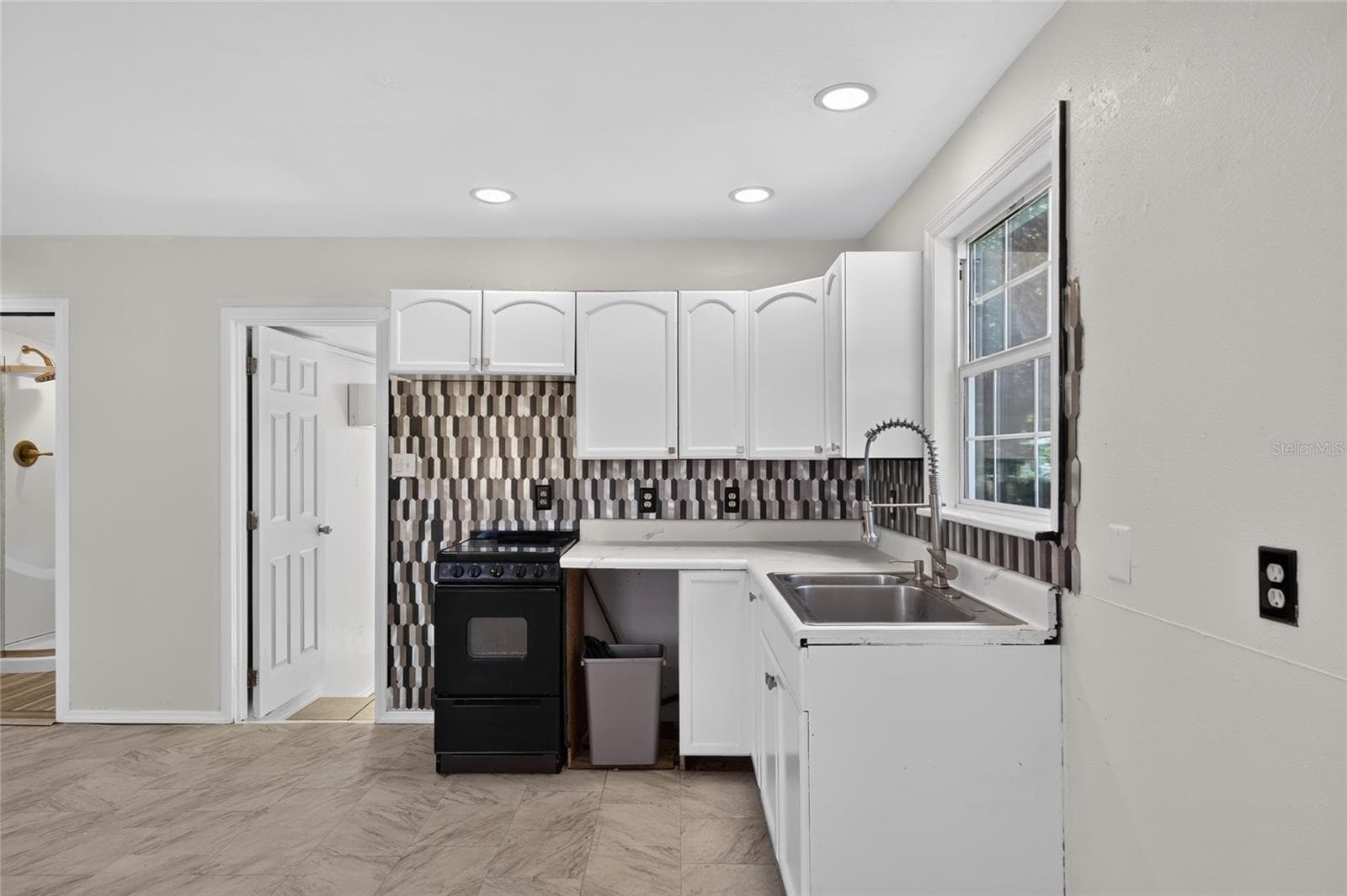 Single Family Residence at 8024 HILLMAN AVE, PUNTA GORDA, photo 7 of 39