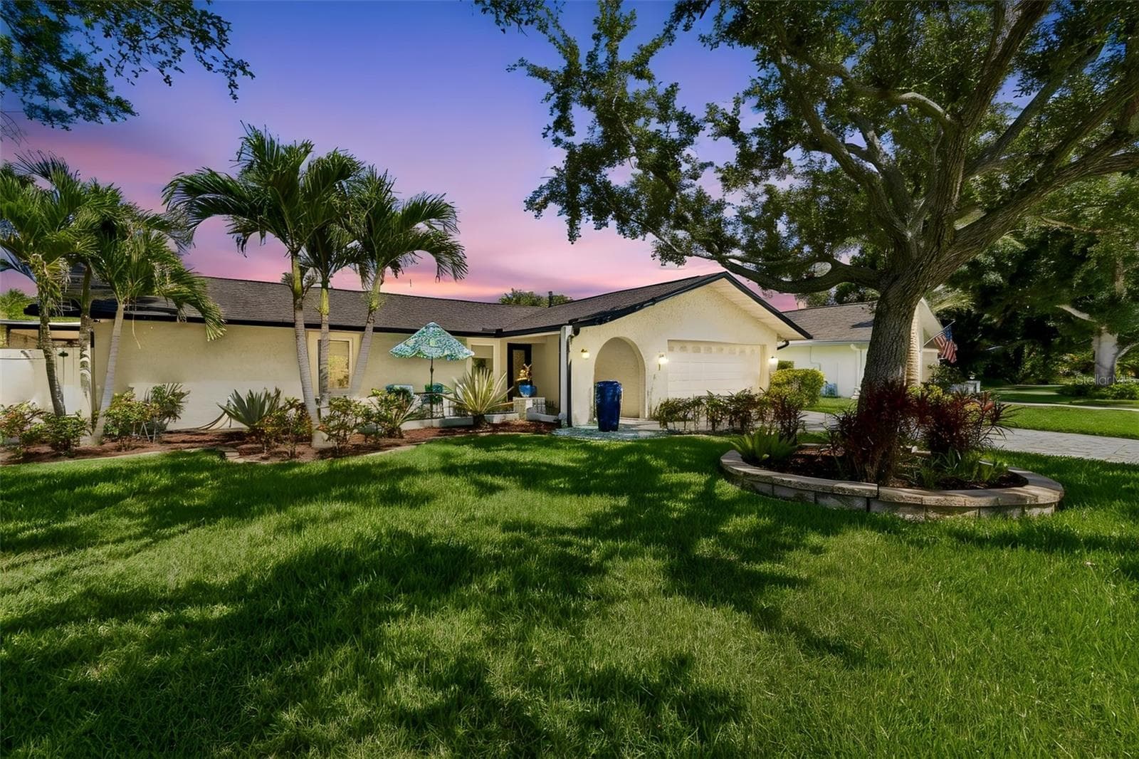 725 DEL ORO DR