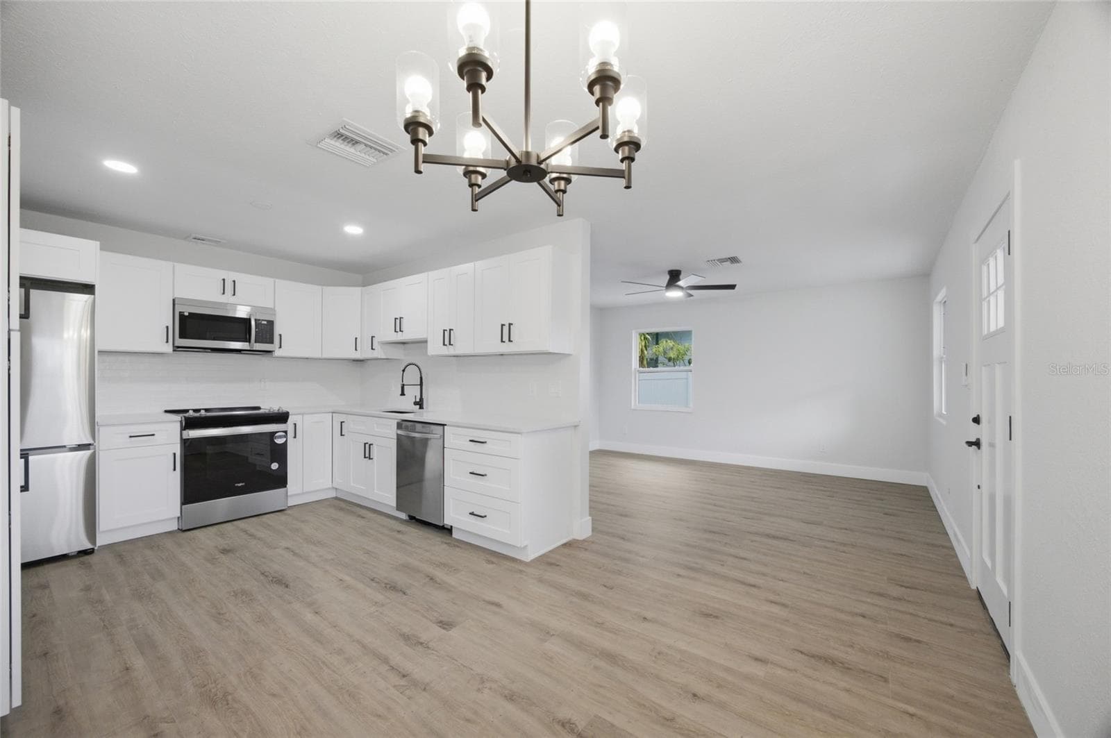Single Family Residence at 1333 OVERLEA ST, CLEARWATER, photo 7 of 35