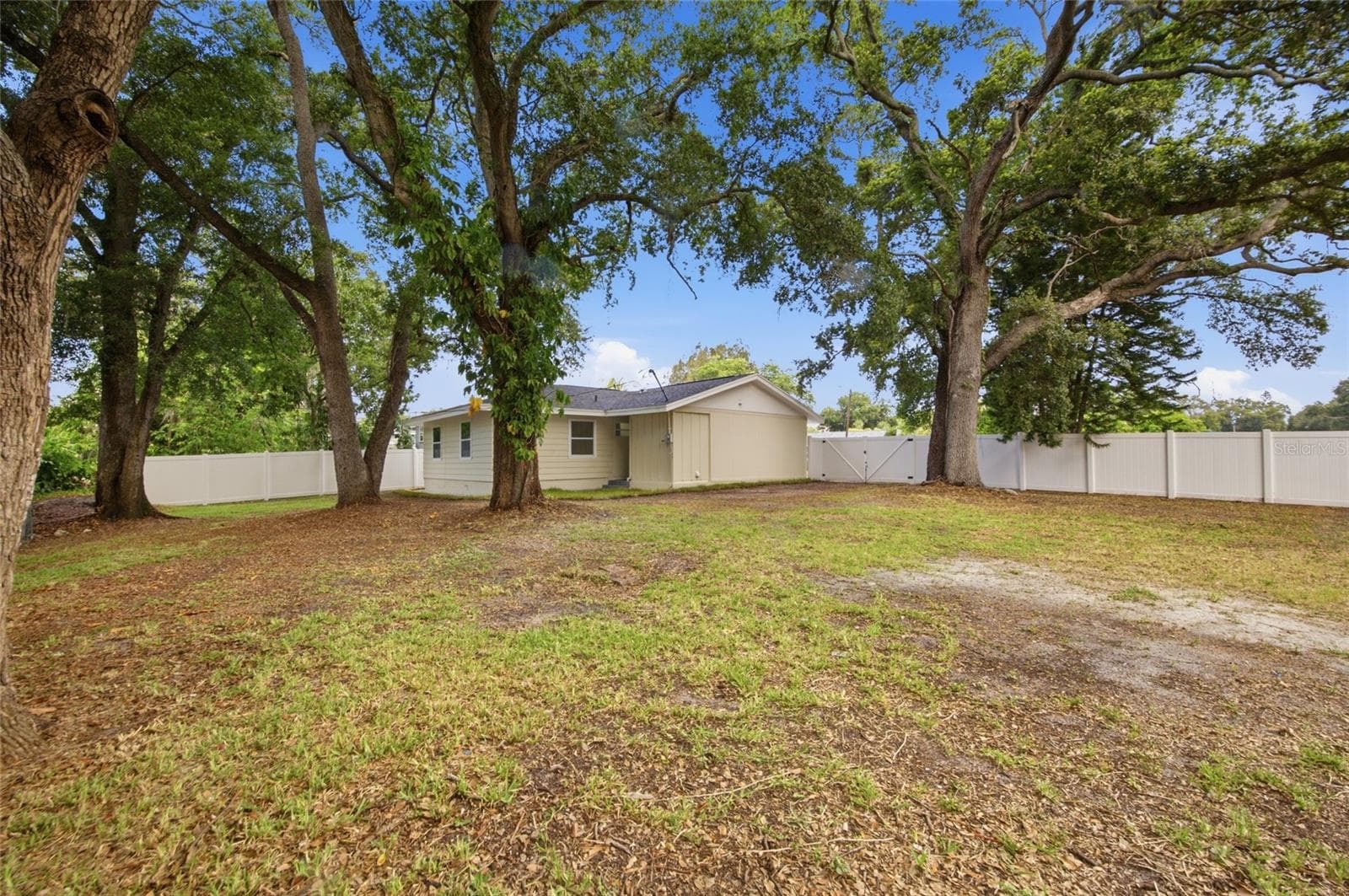Single Family Residence at 1333 OVERLEA ST, CLEARWATER, photo 24 of 35