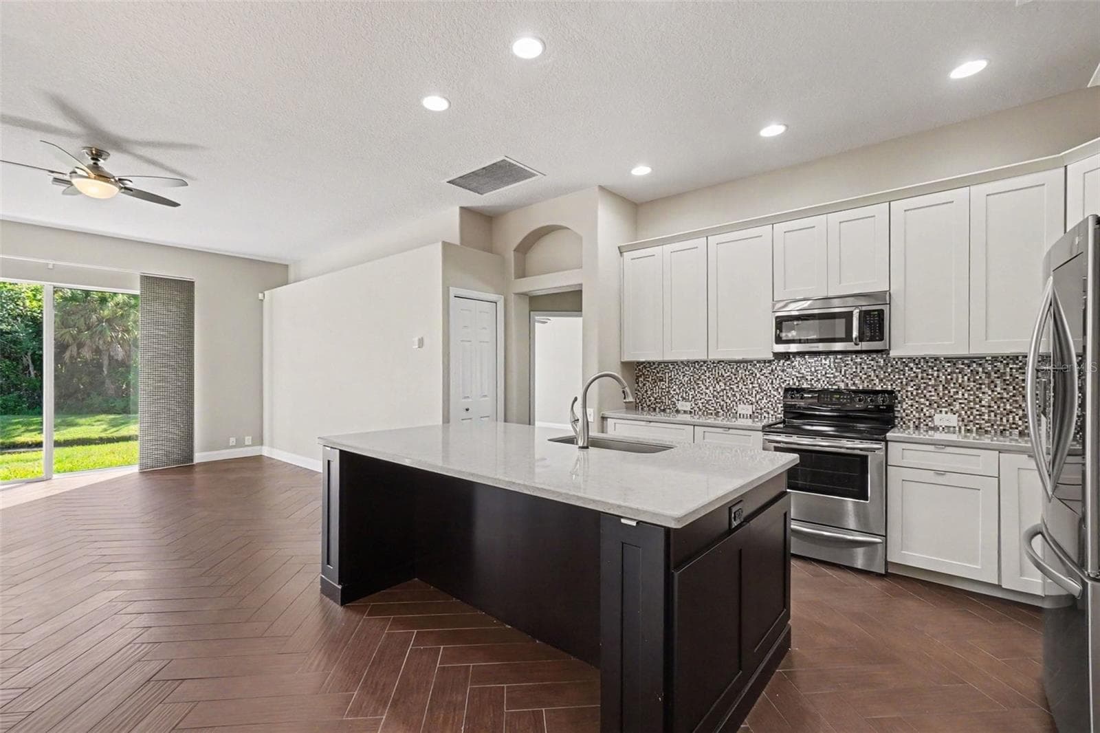 Single Family Residence at 11920 OAK RIDGE DR, PARRISH, photo 9 of 30