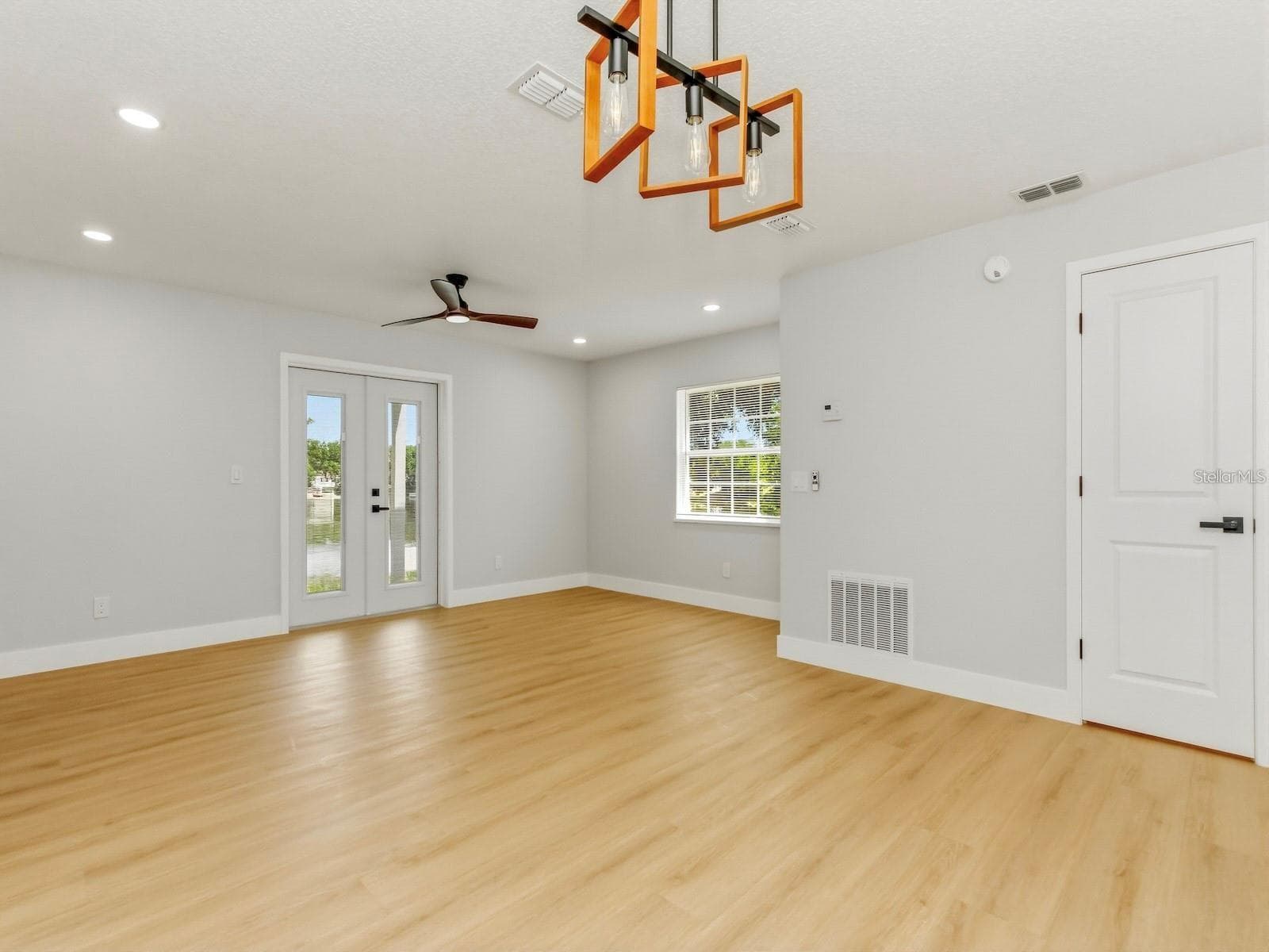 Single Family Residence at 3058 GRACELAND CT, ORLANDO, photo 12 of 27