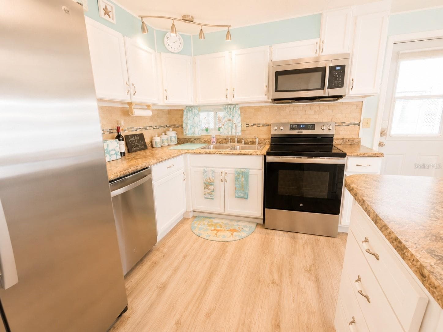 Mobile Home at 1614 MICHIGAN AVE, BRADENTON, photo 12 of 46
