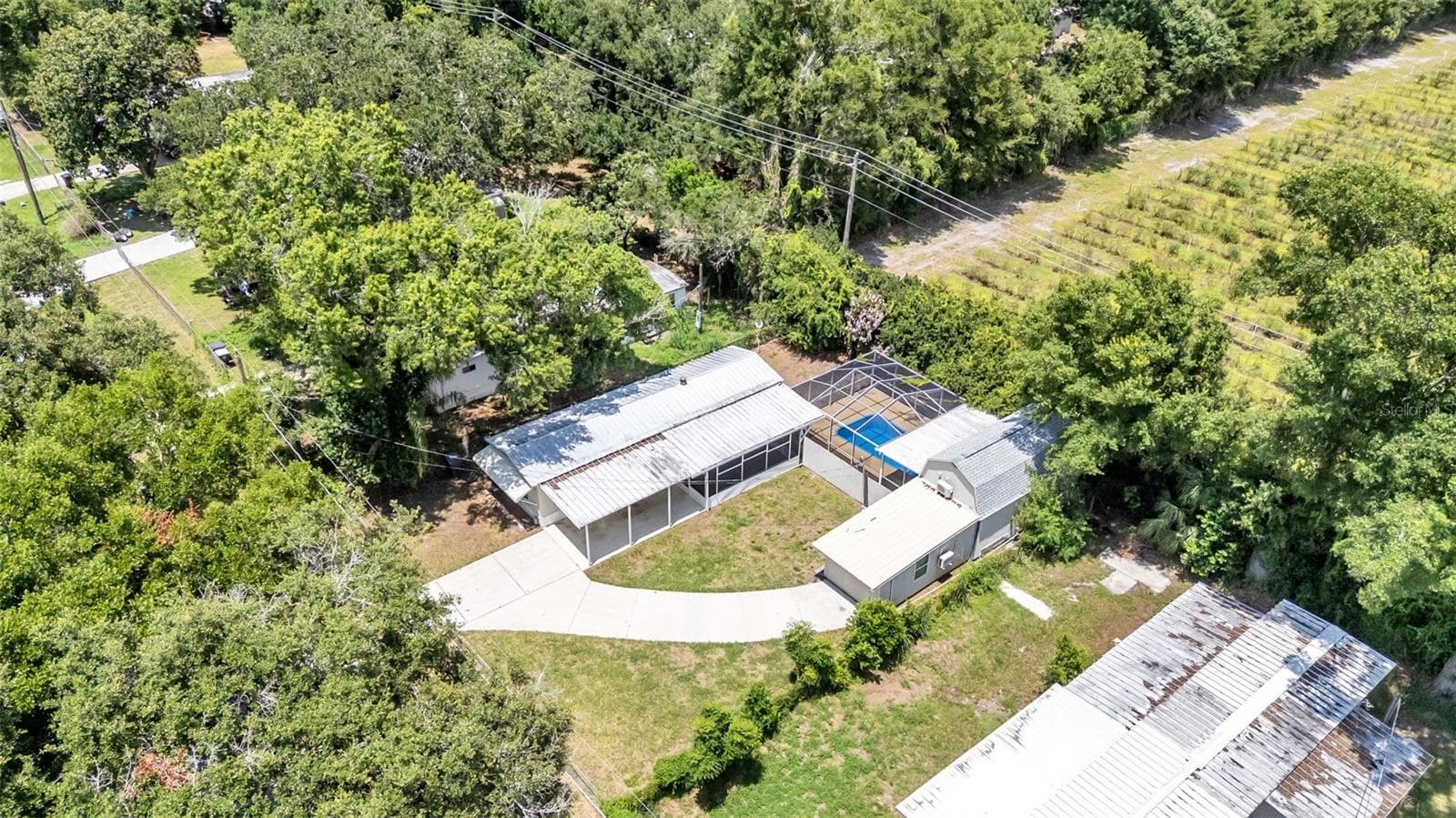 212 KAYLOR DR