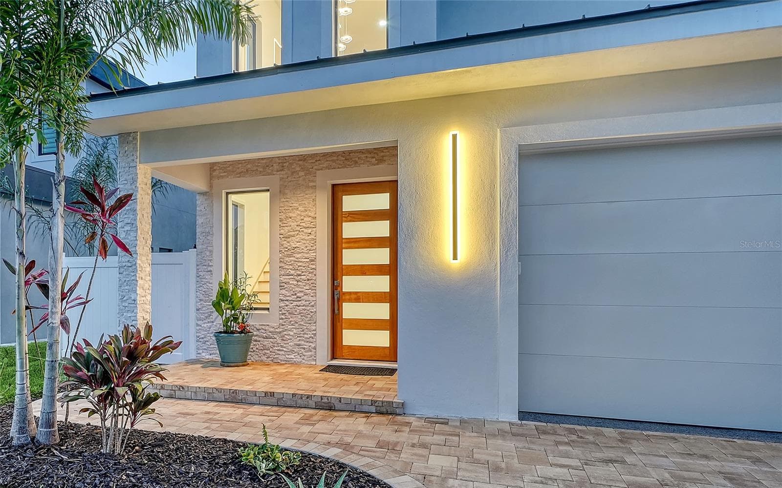 Single Family Residence at 2483 BAY ST, SARASOTA, photo 4 of 56