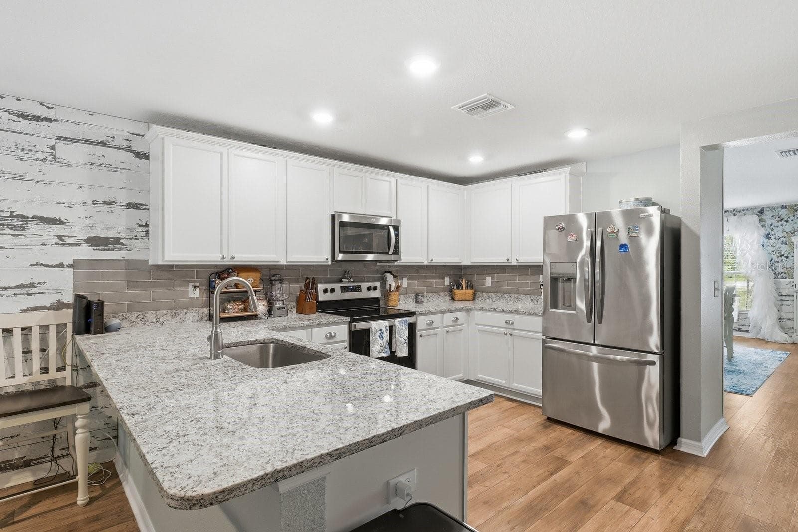Single Family Residence at 12200 PINE FINCH AVE, WEEKI WACHEE, photo 10 of 37