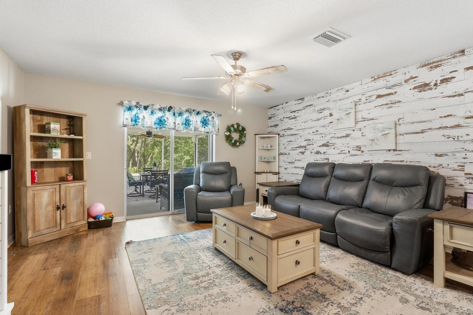 Single Family Residence at 12200 PINE FINCH AVE, WEEKI WACHEE, photo 13 of 37