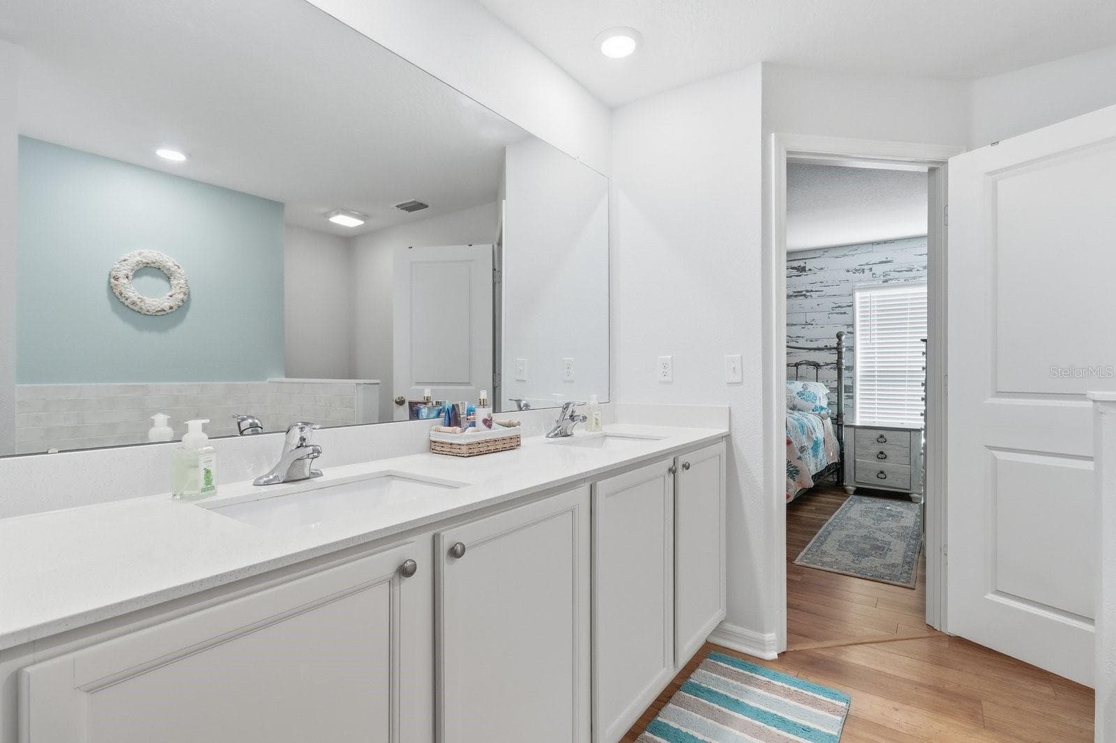 Mater bathroom - 12200 PINE FINCH AVE, WEEKI WACHEE