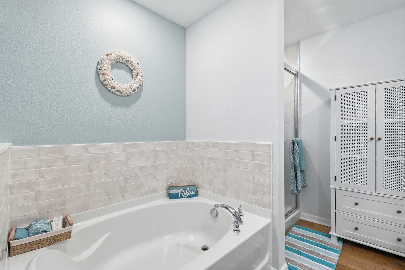 master bathroom - 12200 PINE FINCH AVE, WEEKI WACHEE