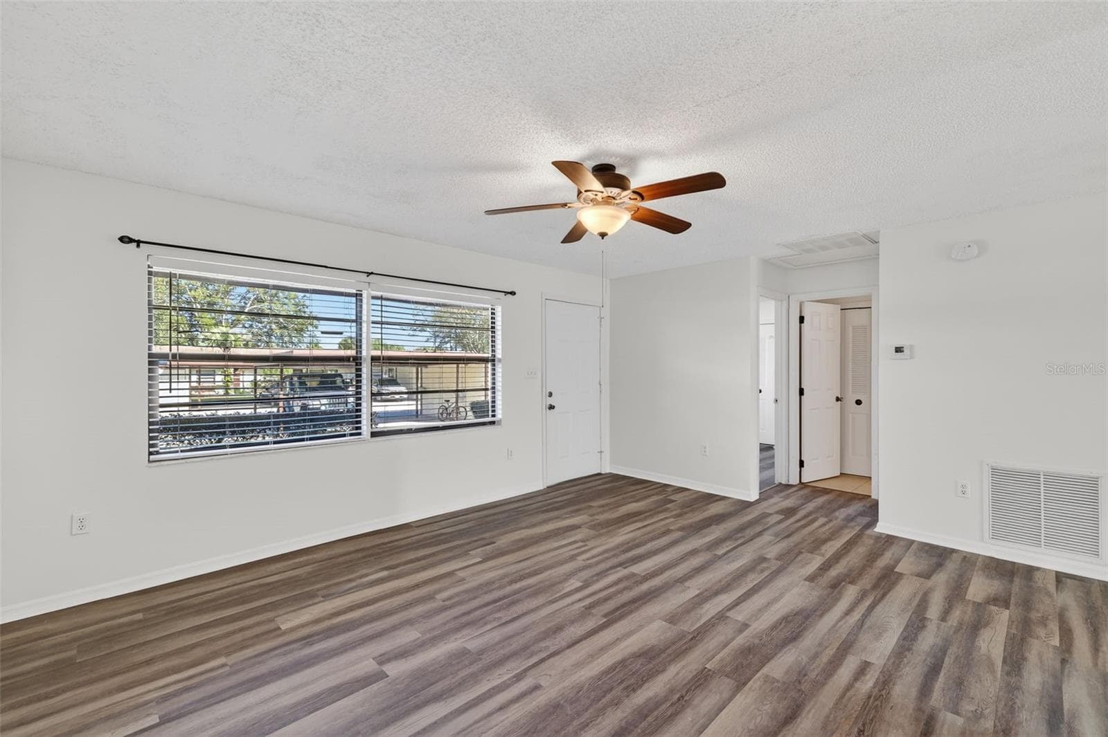 Villa at 12520 ORANGEWOOD CT, TAVARES, photo 4 of 23