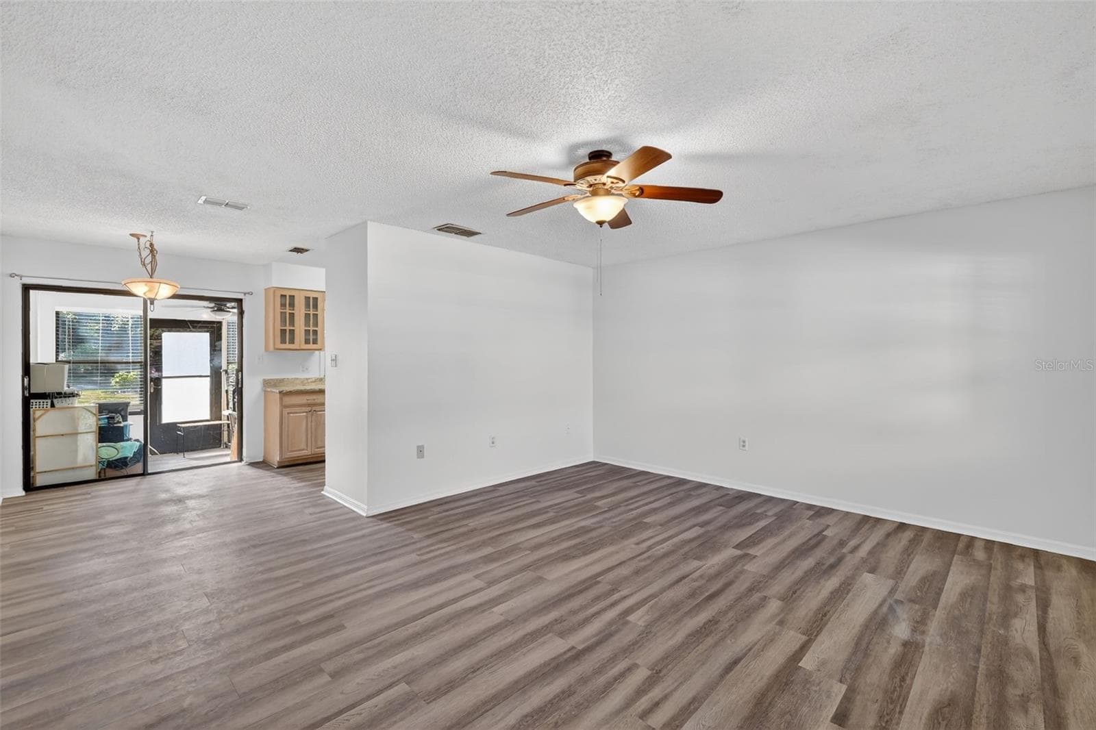 Villa at 12520 ORANGEWOOD CT, TAVARES, photo 6 of 23