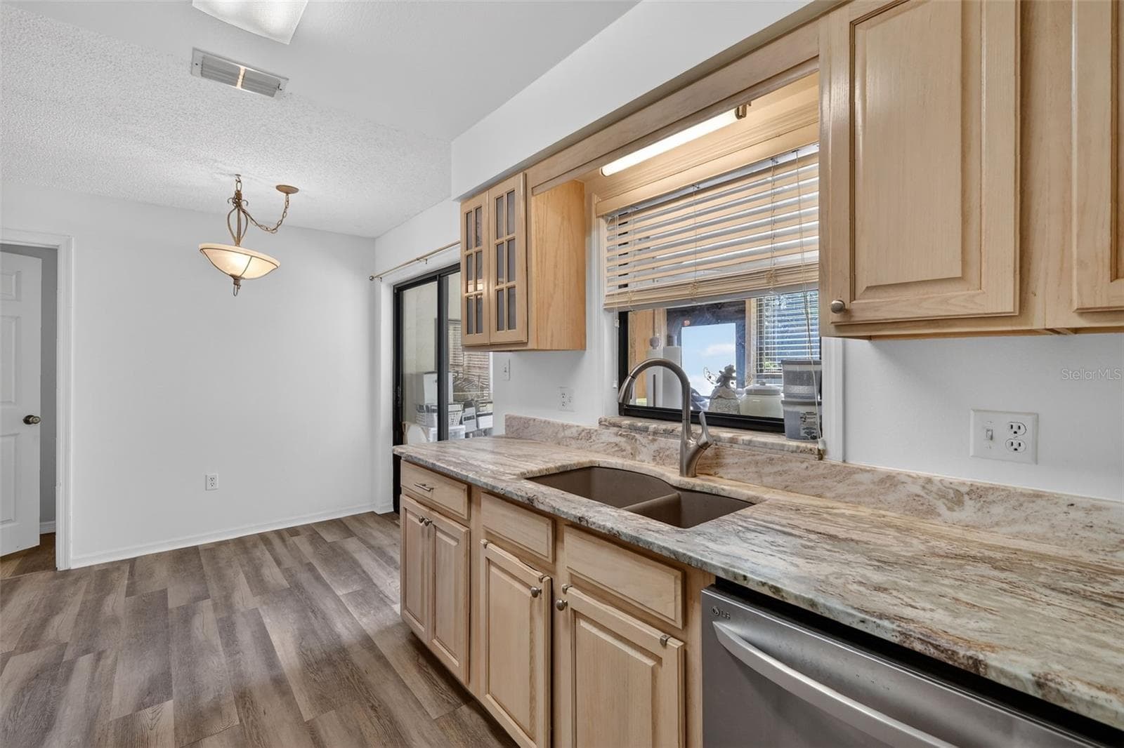 Villa at 12520 ORANGEWOOD CT, TAVARES, photo 9 of 23