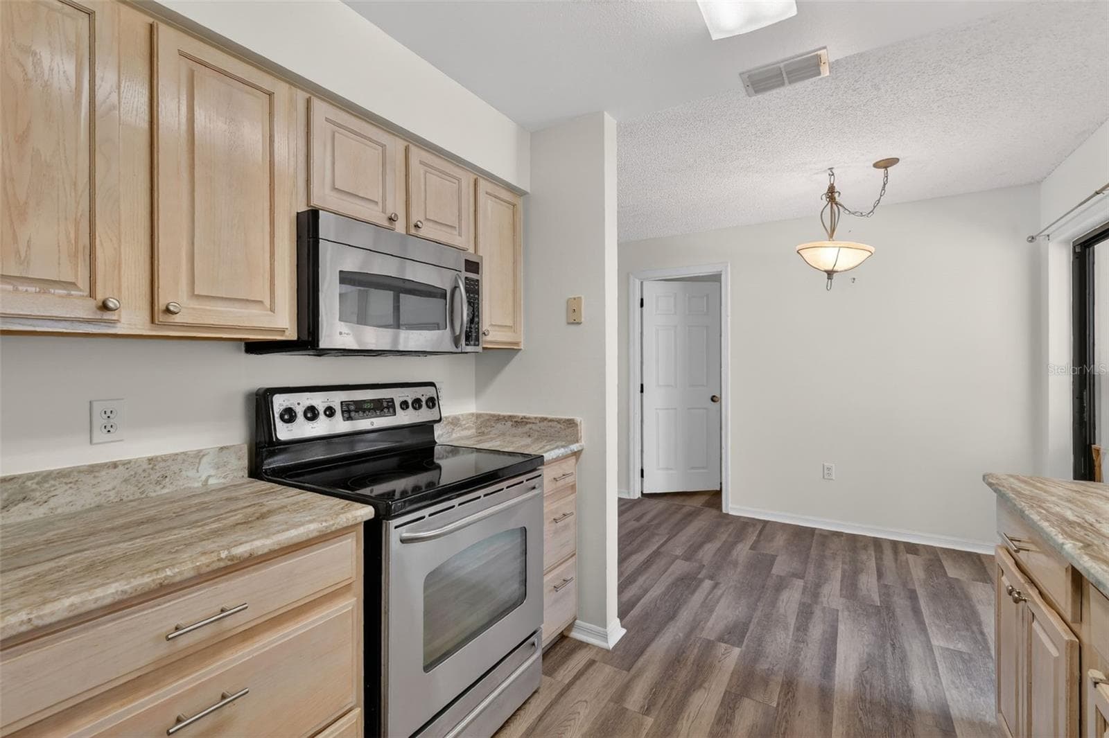 Villa at 12520 ORANGEWOOD CT, TAVARES, photo 10 of 23