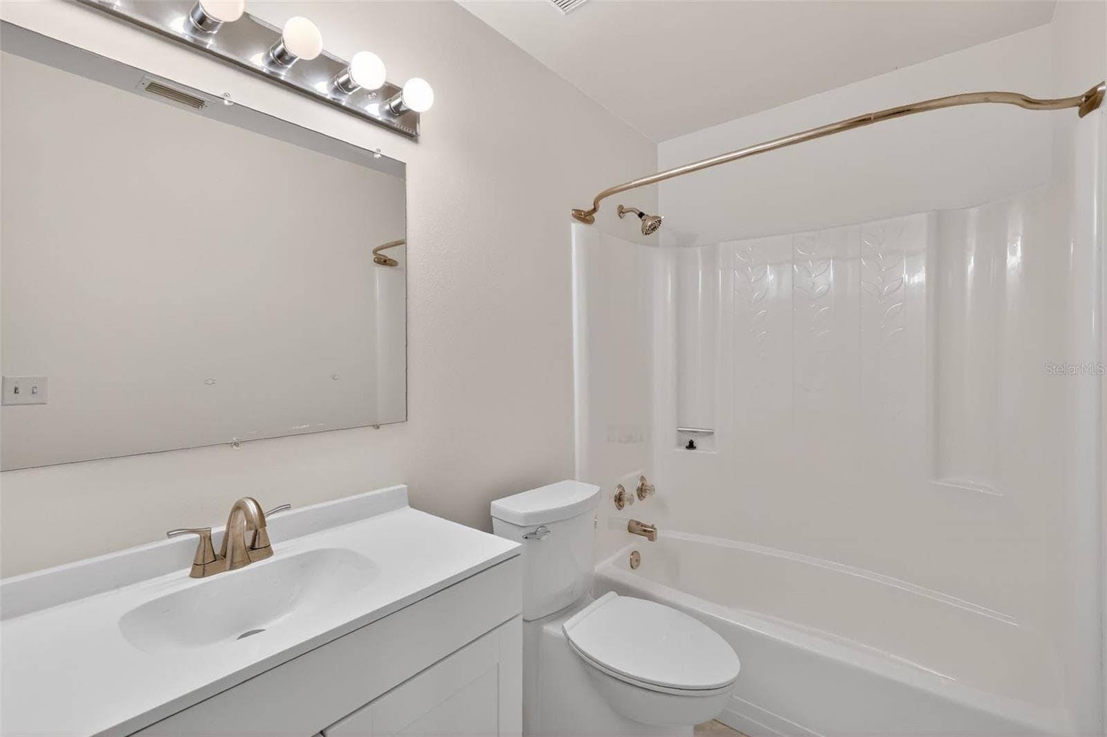 Villa at 12520 ORANGEWOOD CT, TAVARES, photo 17 of 23
