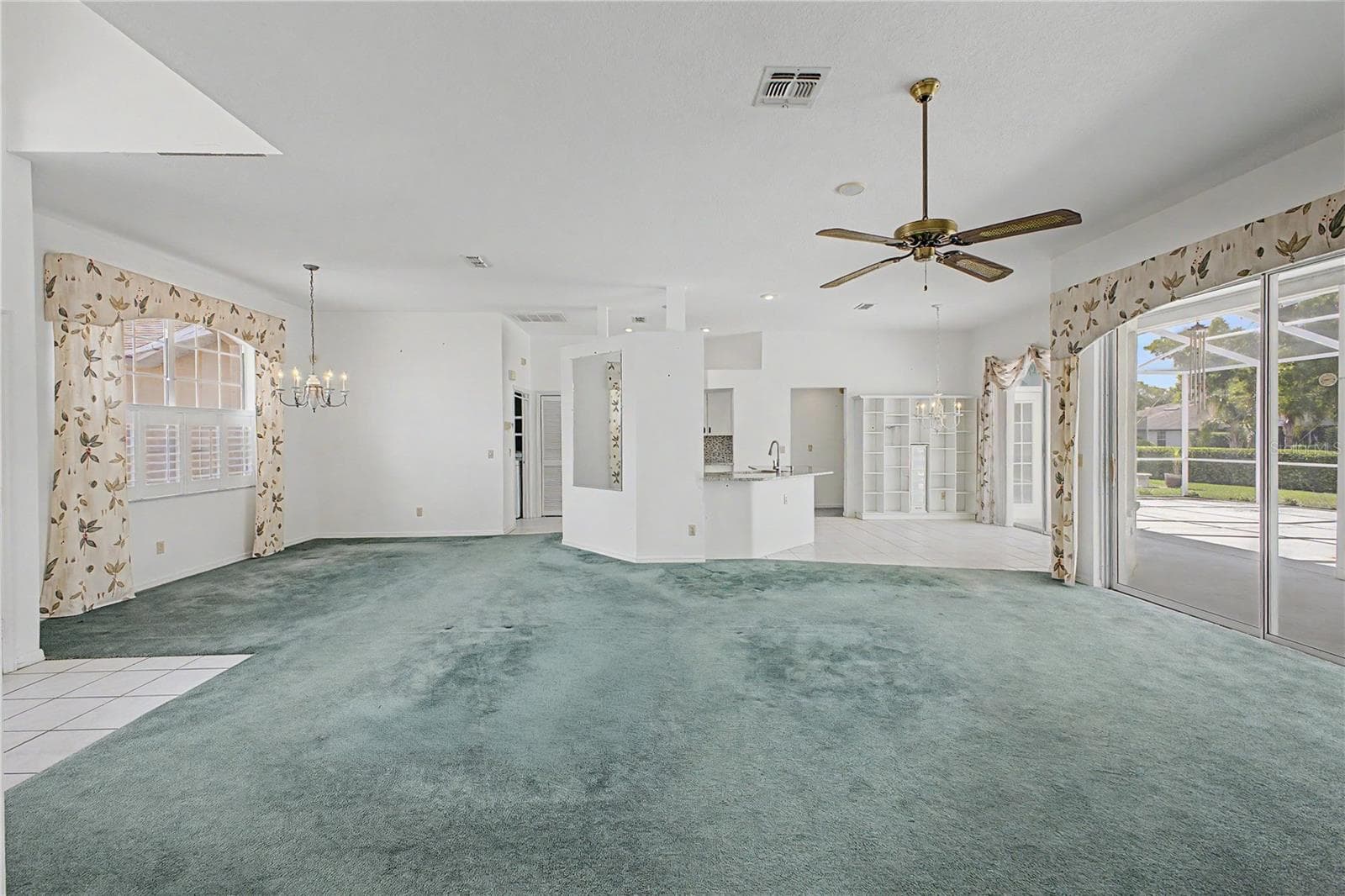 Single Family Residence at 10376 HENDERSON ST, SPRING HILL, photo 10 of 56