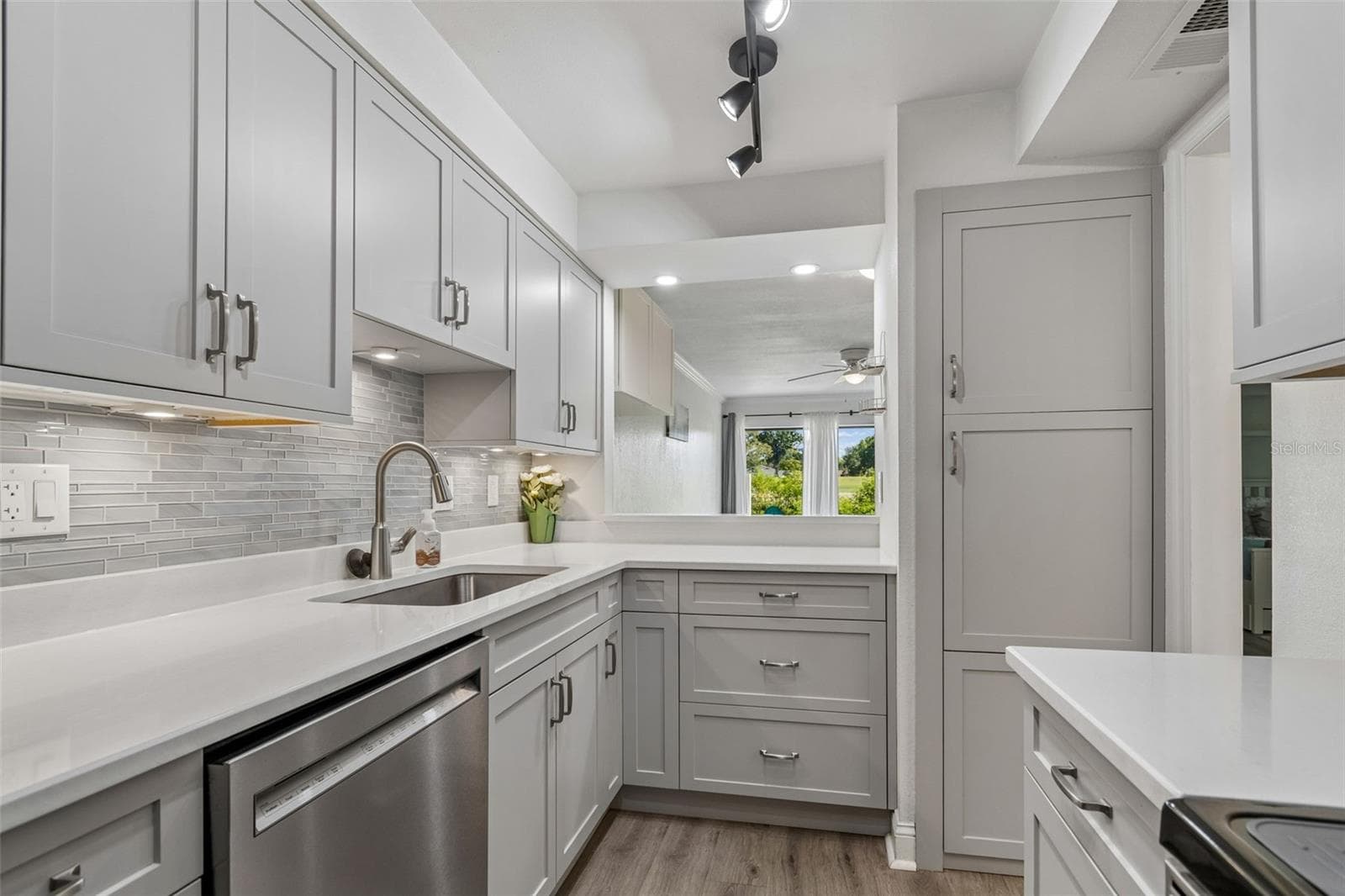 Condominium at 2117 LAKEWOOD CLUB DR S #7-N, ST PETERSBURG, photo 21 of 79