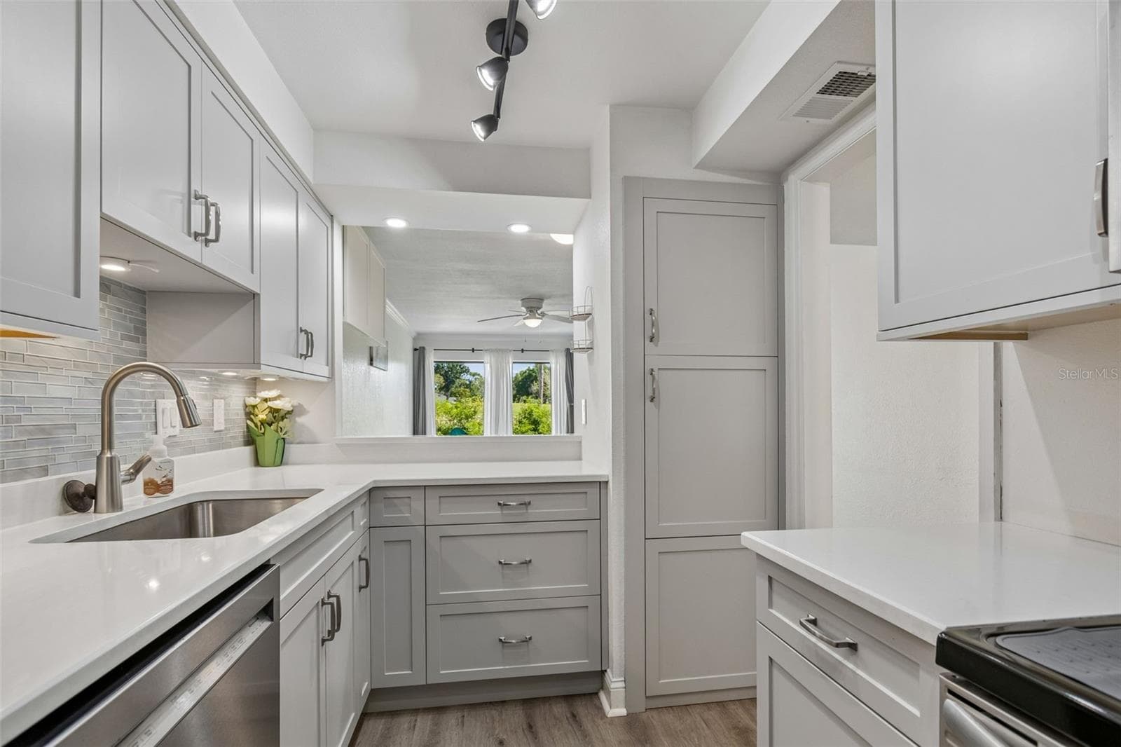 Condominium at 2117 LAKEWOOD CLUB DR S #7-N, ST PETERSBURG, photo 22 of 79