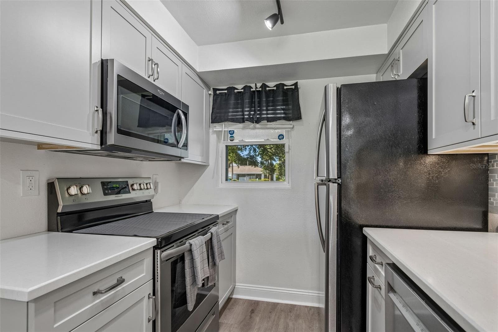 Condominium at 2117 LAKEWOOD CLUB DR S #7-N, ST PETERSBURG, photo 23 of 79