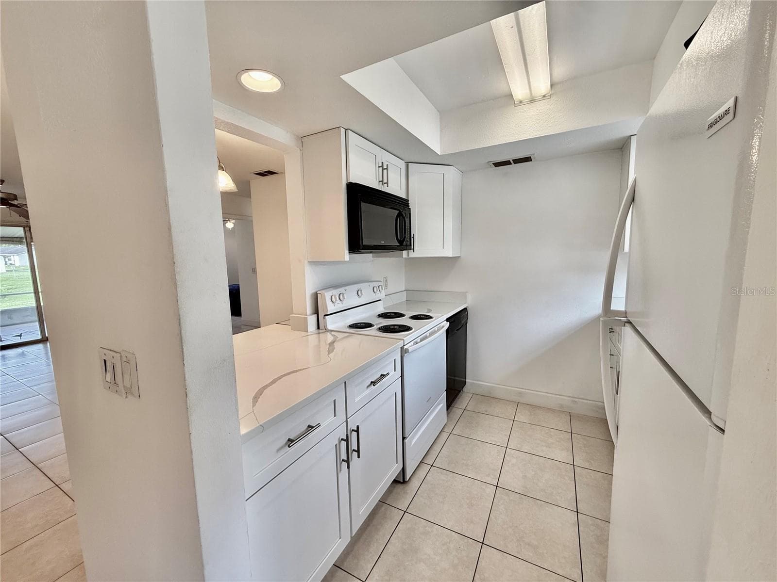 Condominium at 9605 EASTFIELD RD #9605, THONOTOSASSA, photo 3 of 28