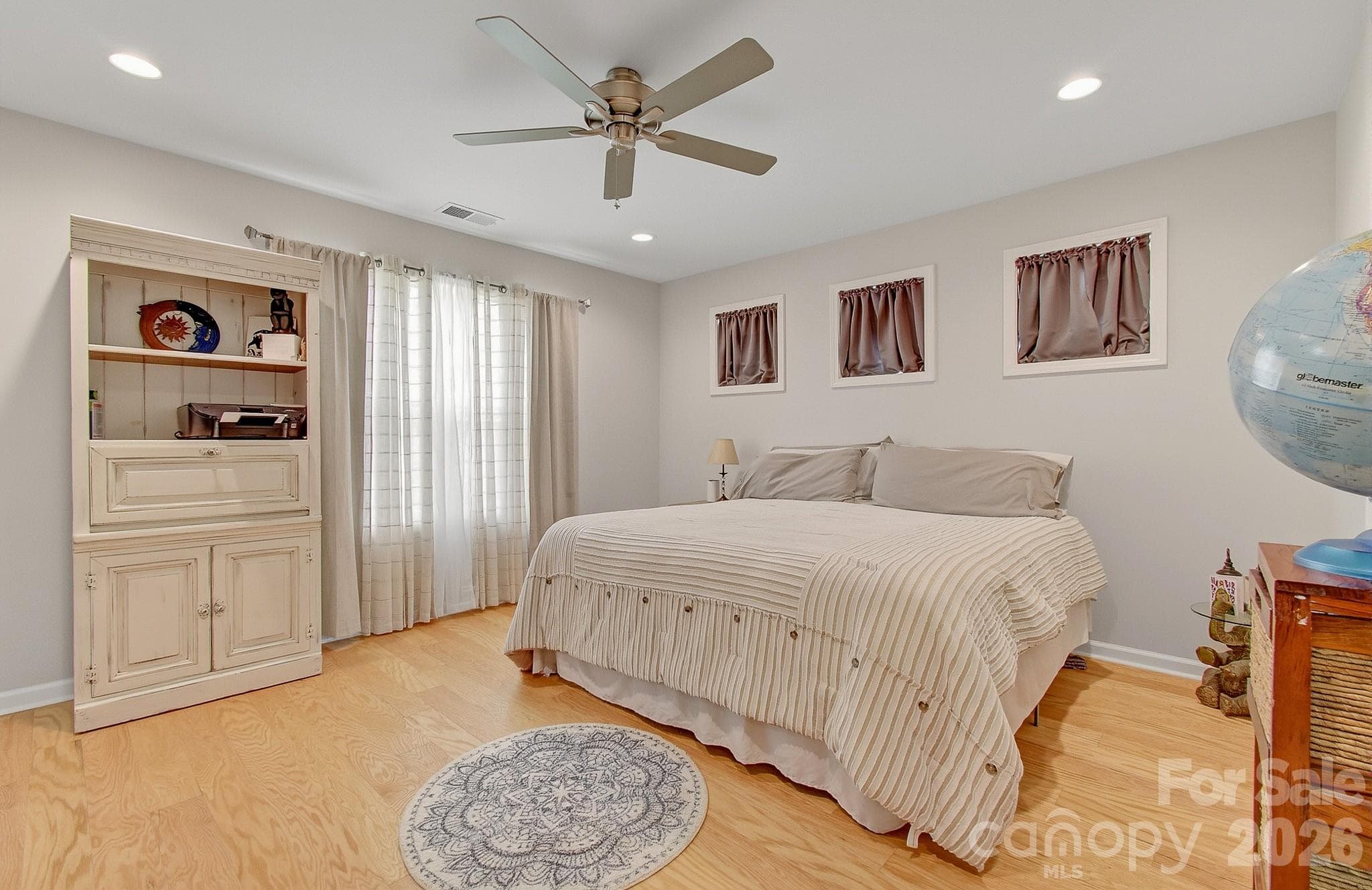 Large Master Bedroom - 777 High Street, Canton