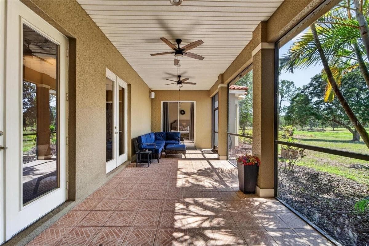 Single Family Residence at 5325 LAKE SIENA DR, WIMAUMA, photo 55 of 74