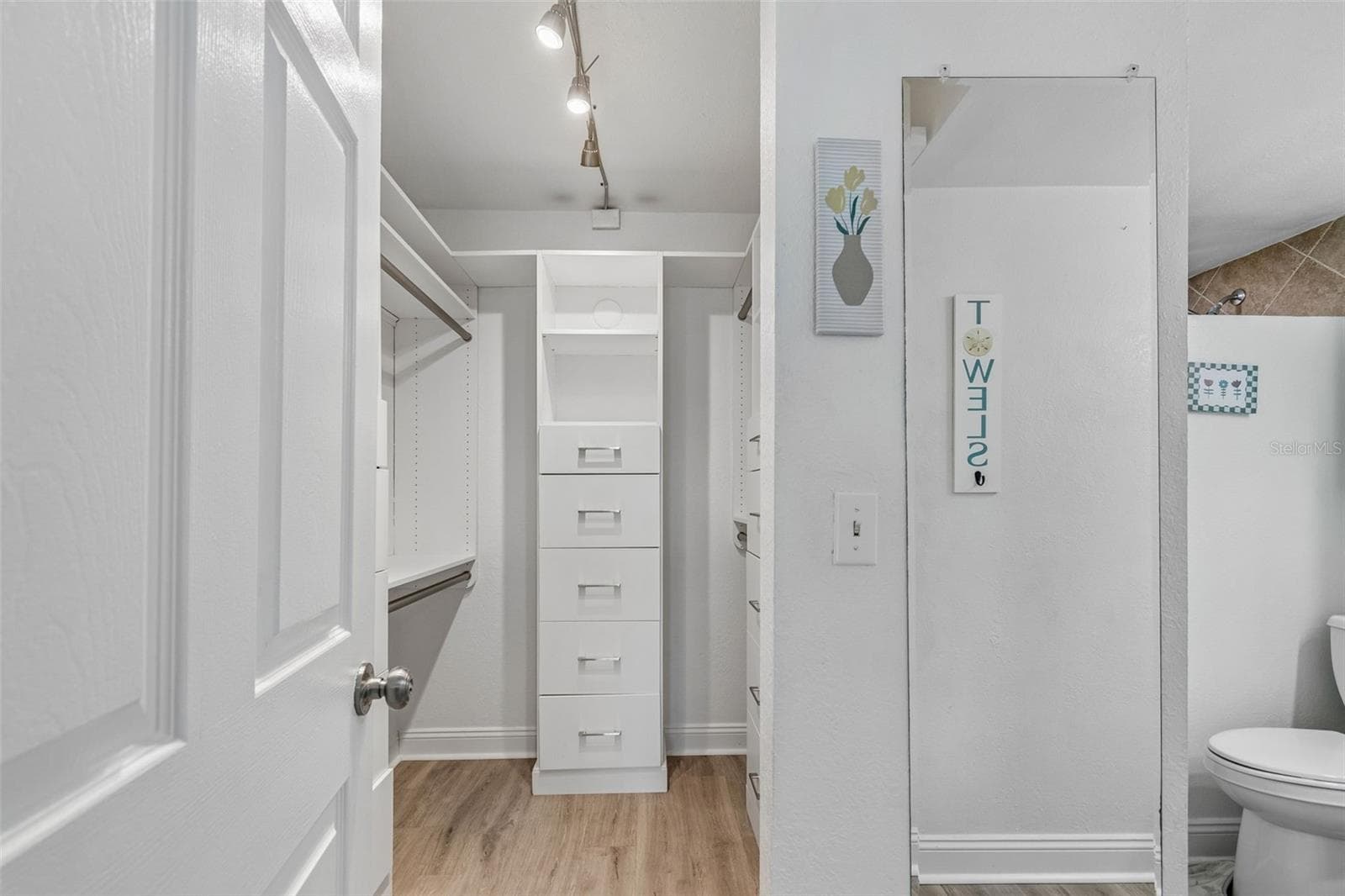 Condominium at 2117 LAKEWOOD CLUB DR S #7-N, ST PETERSBURG, photo 29 of 79