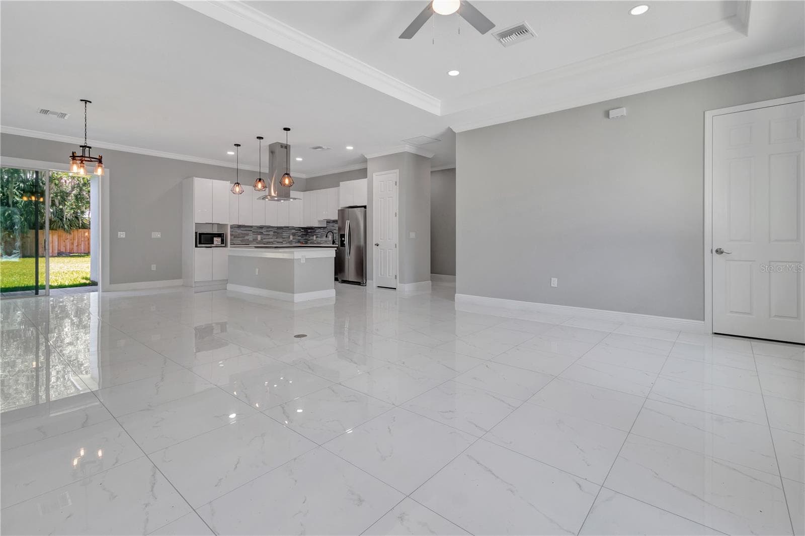 GREAT ROOM - 319 WATER SHORE DR, LEESBURG