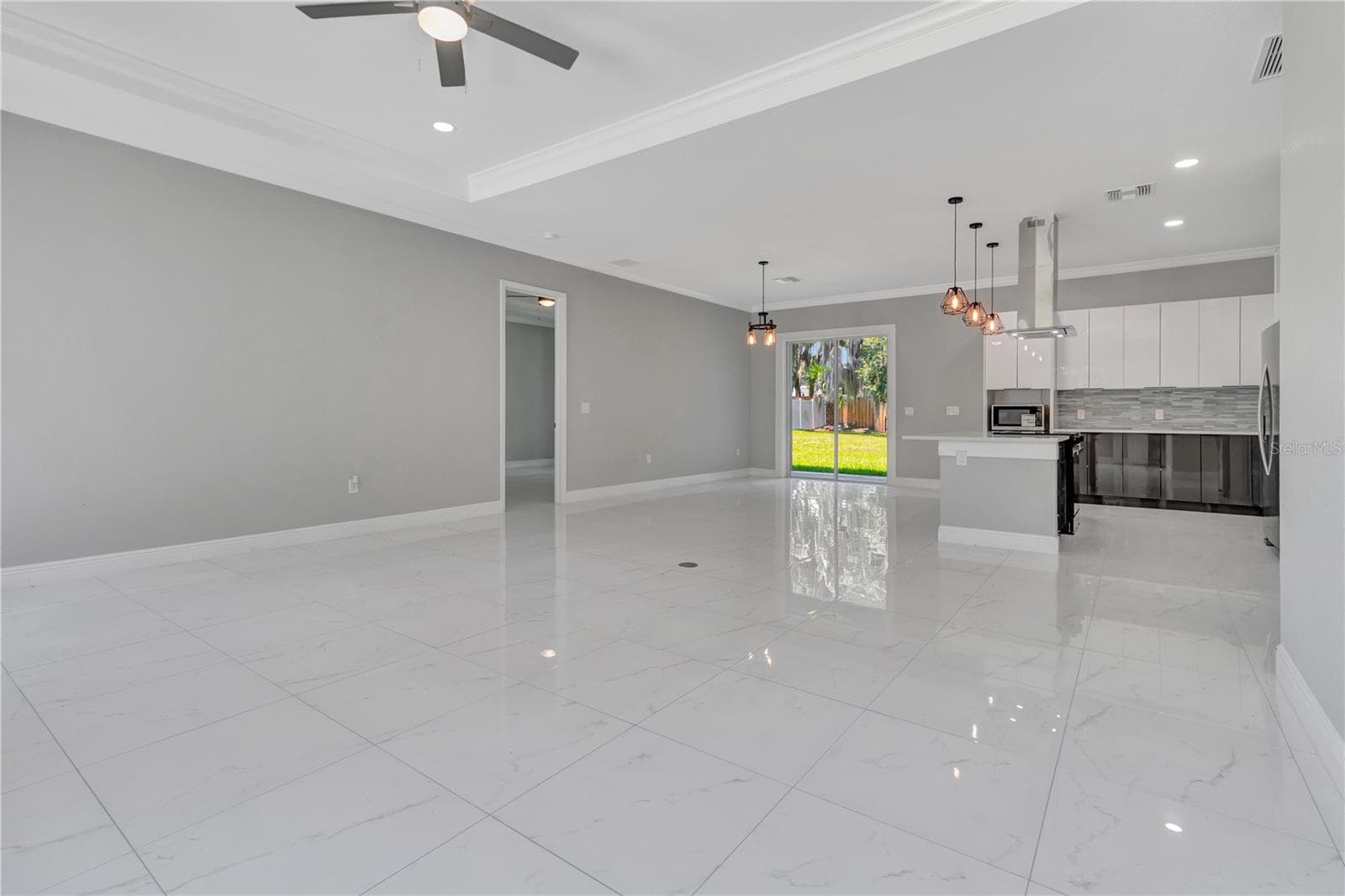 GREAT ROOM - 319 WATER SHORE DR, LEESBURG